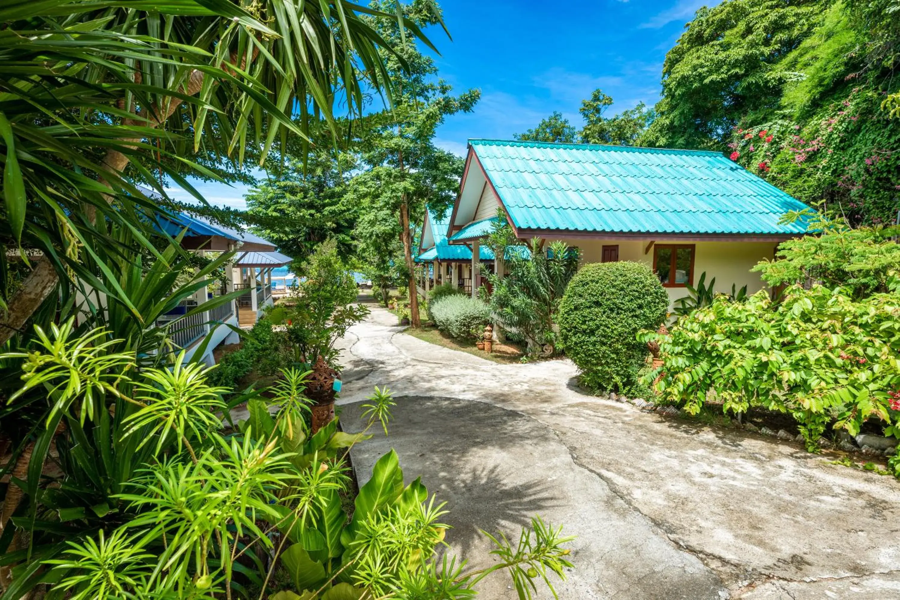 Property building in Three Trees Samui Resort - Sarocha Villa Property building in Three Trees Samui Resort - Sarocha Villa