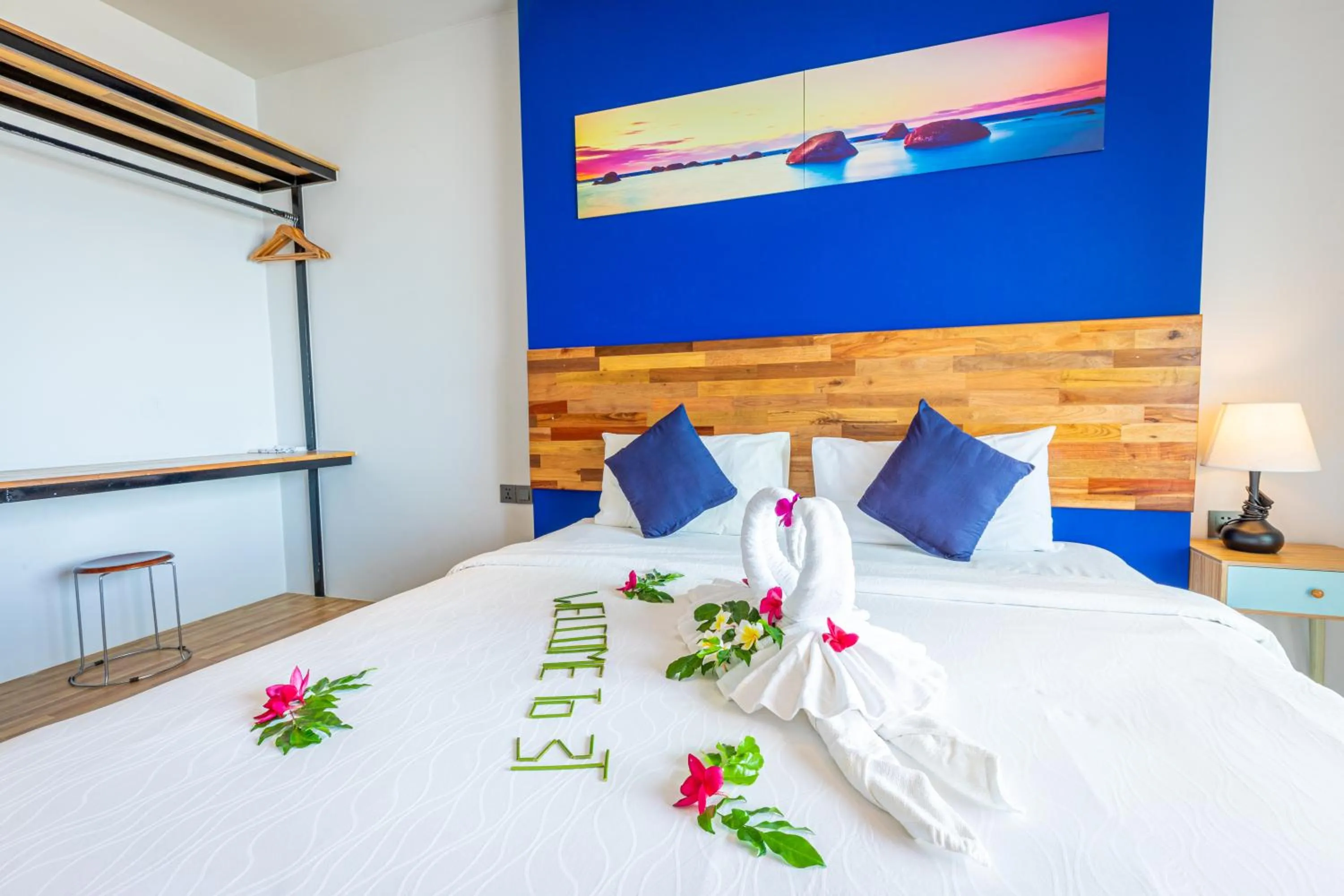 Bed in Three Trees Samui Resort - Sarocha Villa