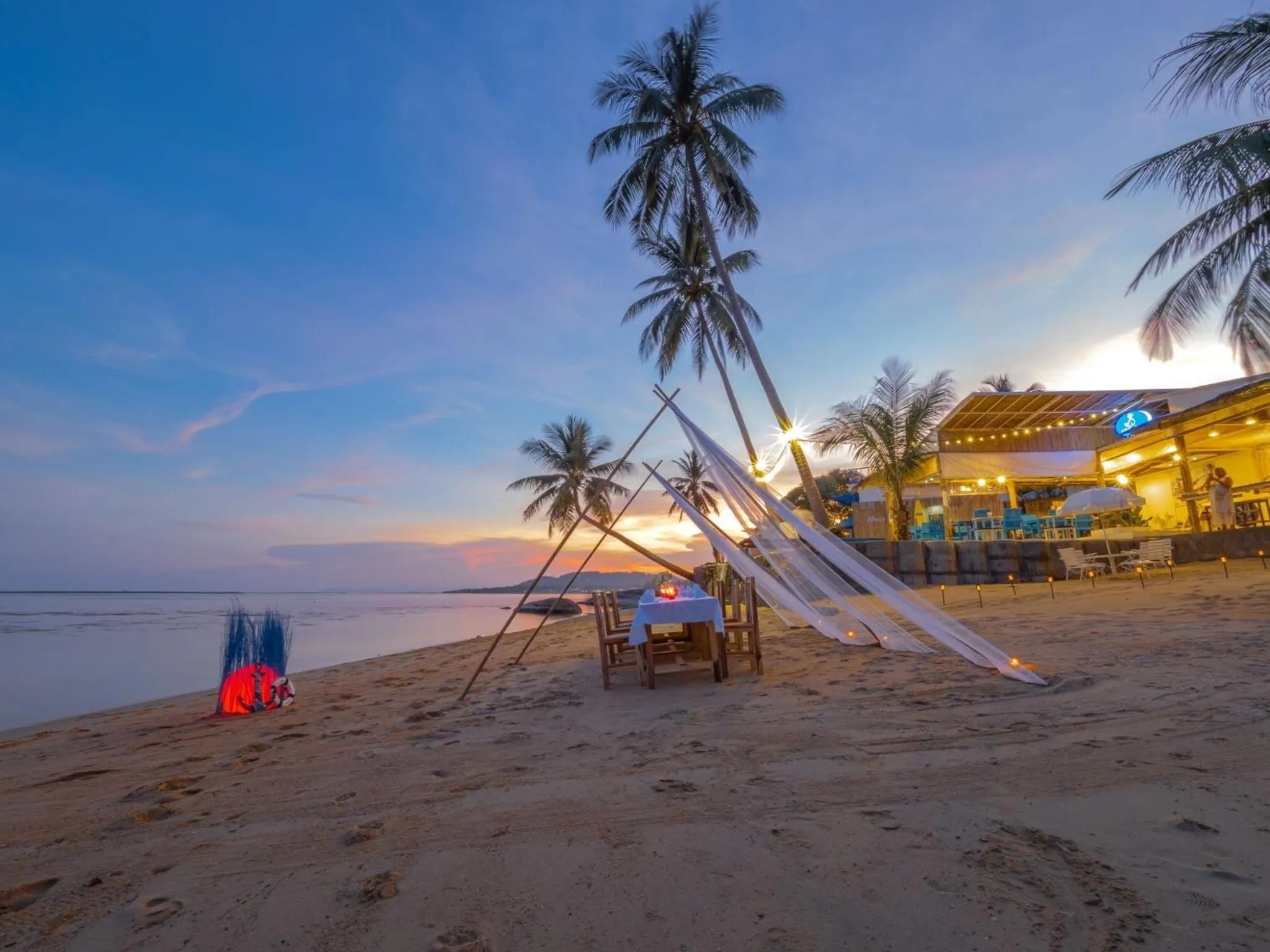Beach in Three Trees Samui Resort - Sarocha Villa