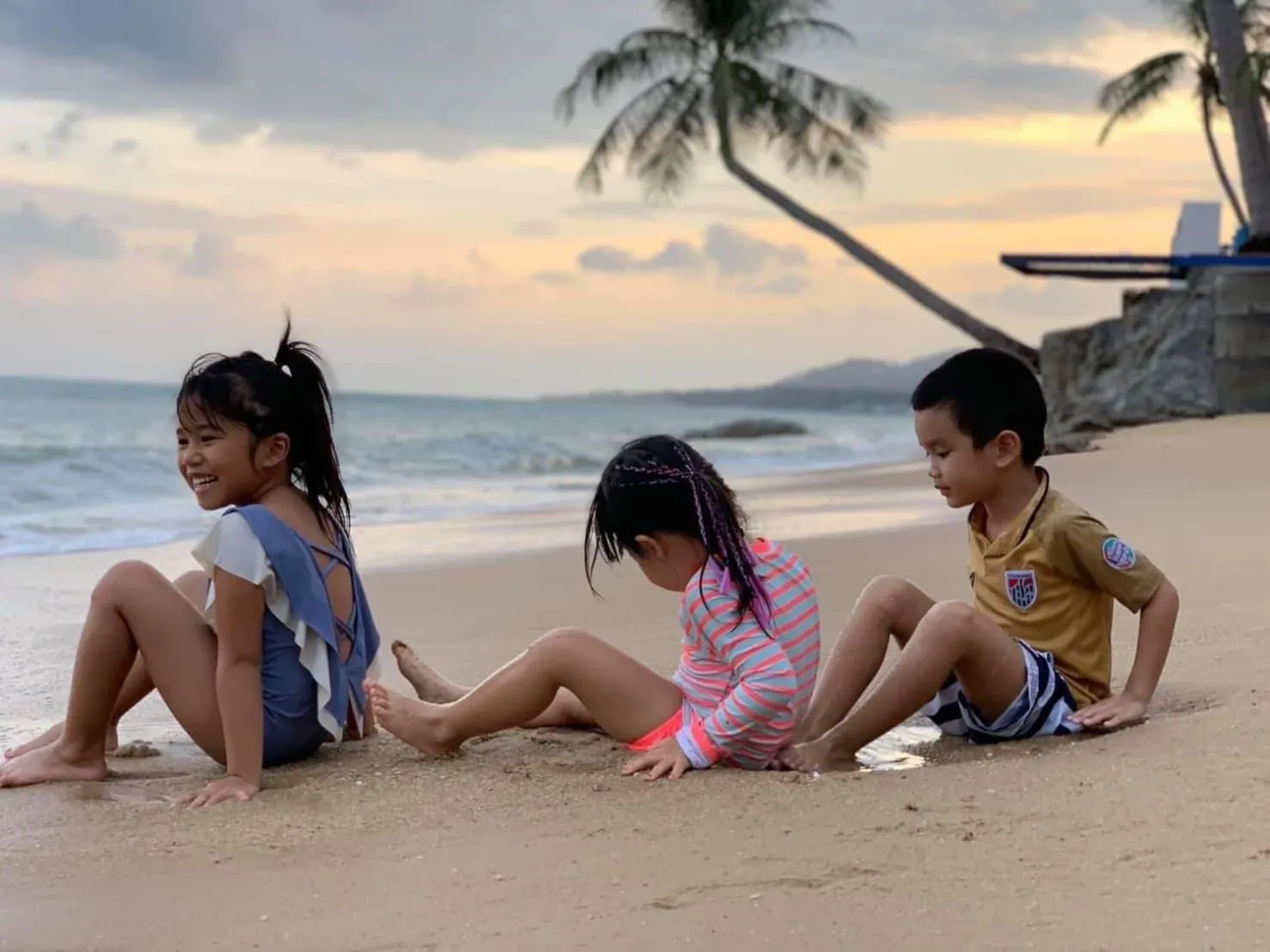Beach in Three Trees Samui Resort - Sarocha Villa