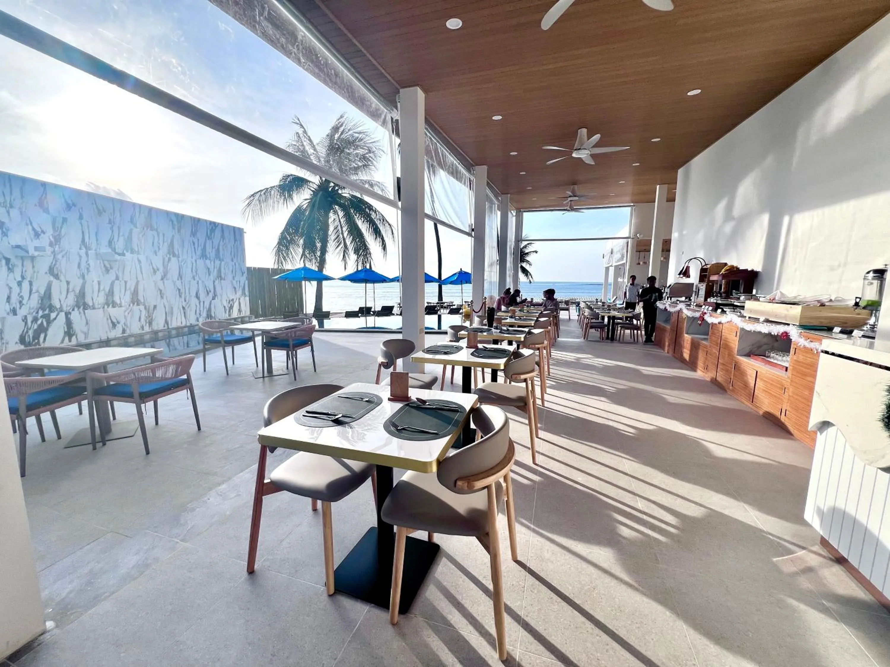 Restaurant/places to eat in Three Trees Samui Resort - Sarocha Villa