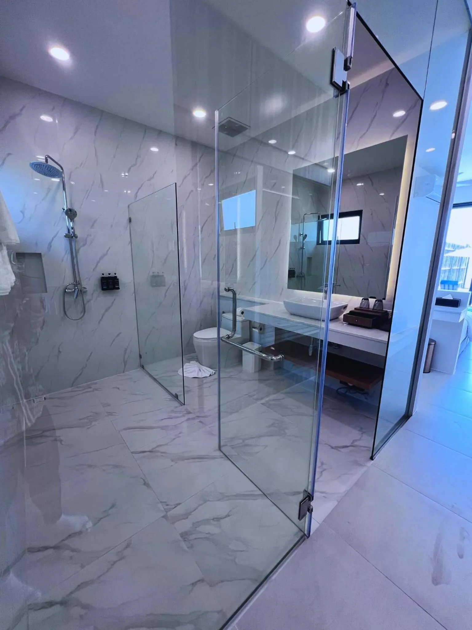 Bathroom in Three Trees Samui Resort - Sarocha Villa