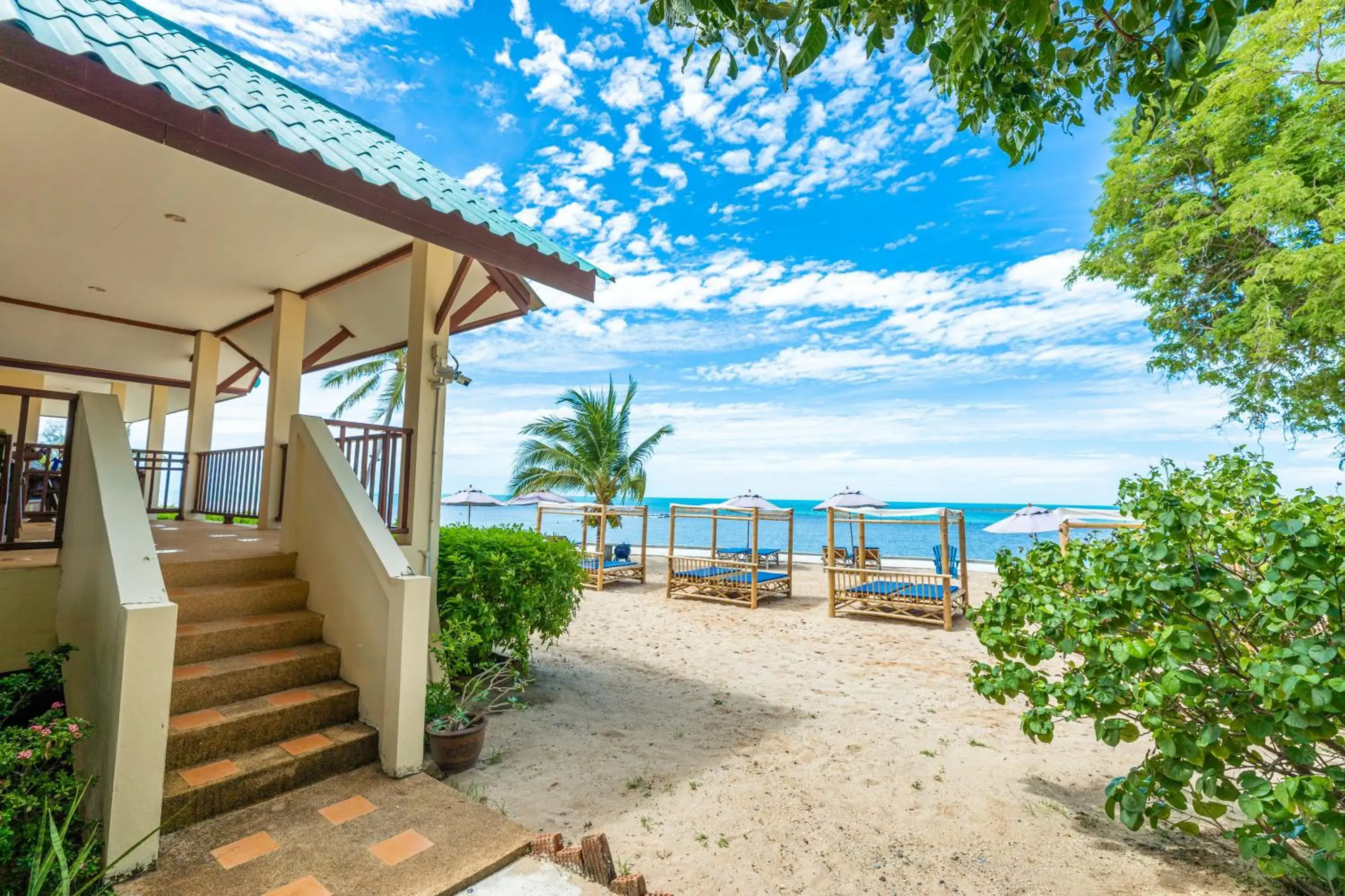 Bungalow with Sea View in Three Trees Samui Resort - Sarocha Villa Bungalow with Sea View in Three Trees Samui Resort - Sarocha Villa