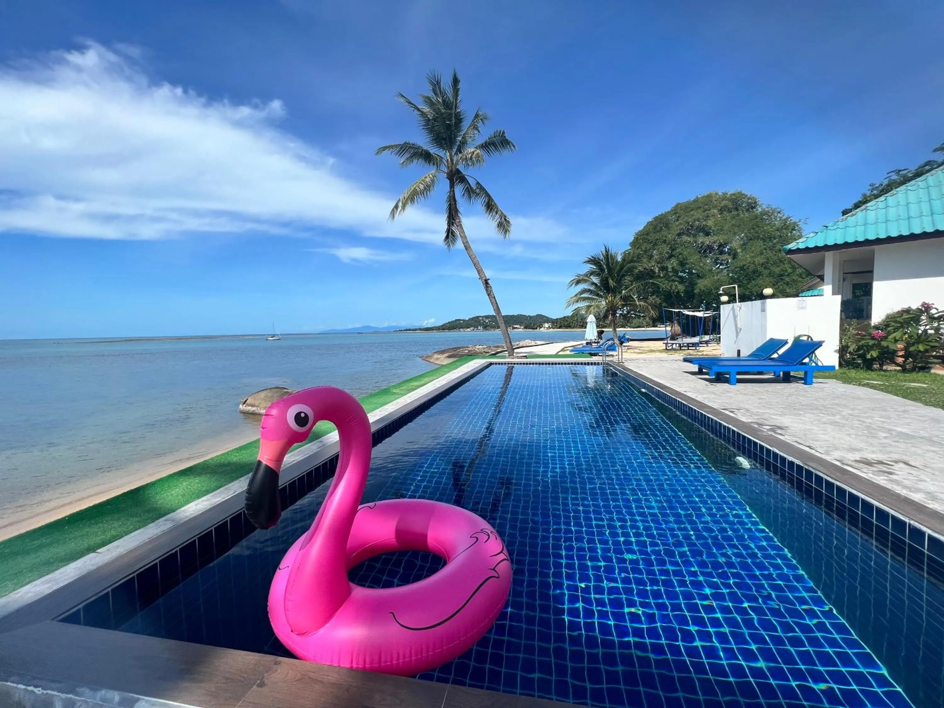 Swimming pool in Three Trees Samui Resort - Sarocha Villa