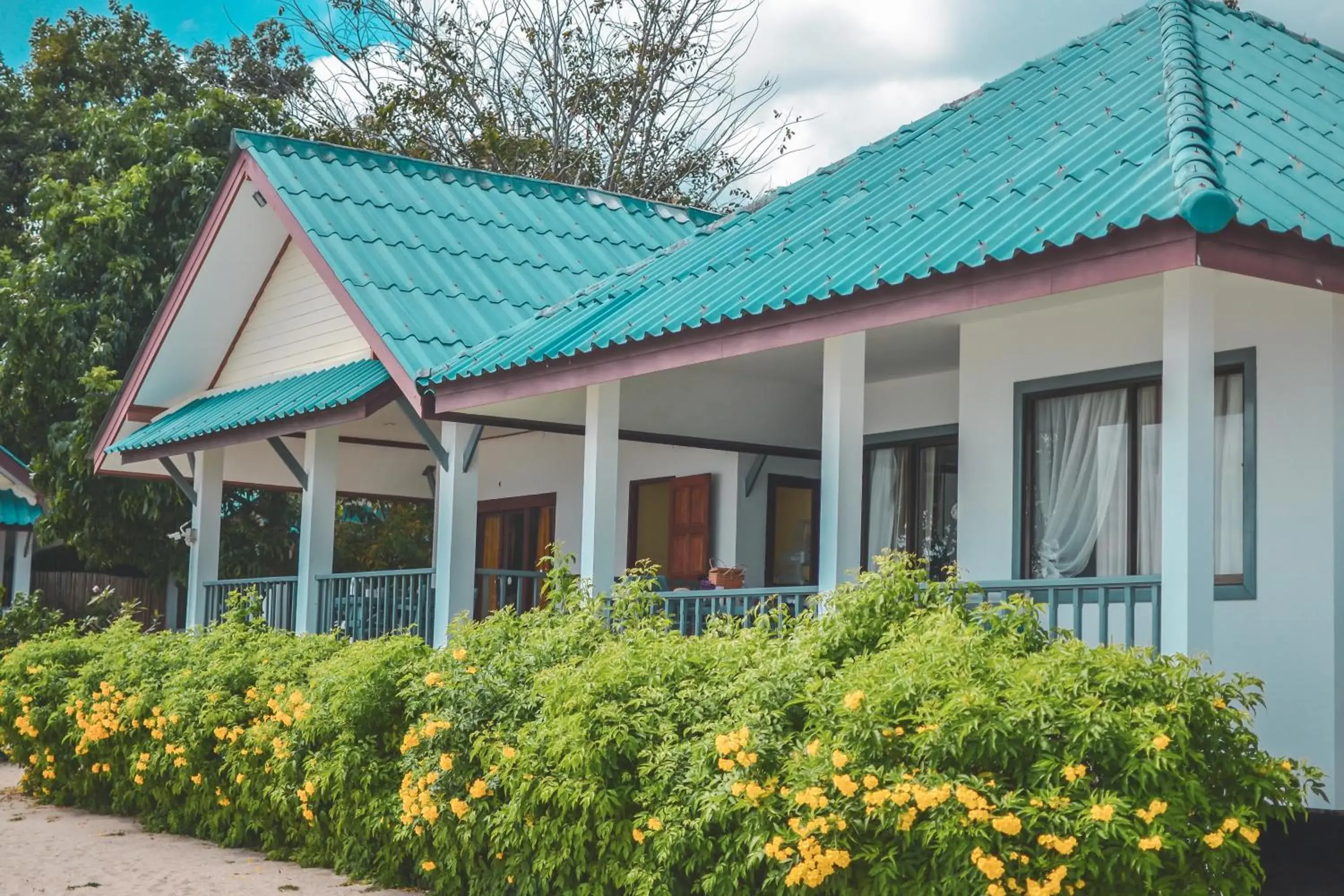 Property building in Three Trees Samui Resort - Sarocha Villa Property building in Three Trees Samui Resort - Sarocha Villa
