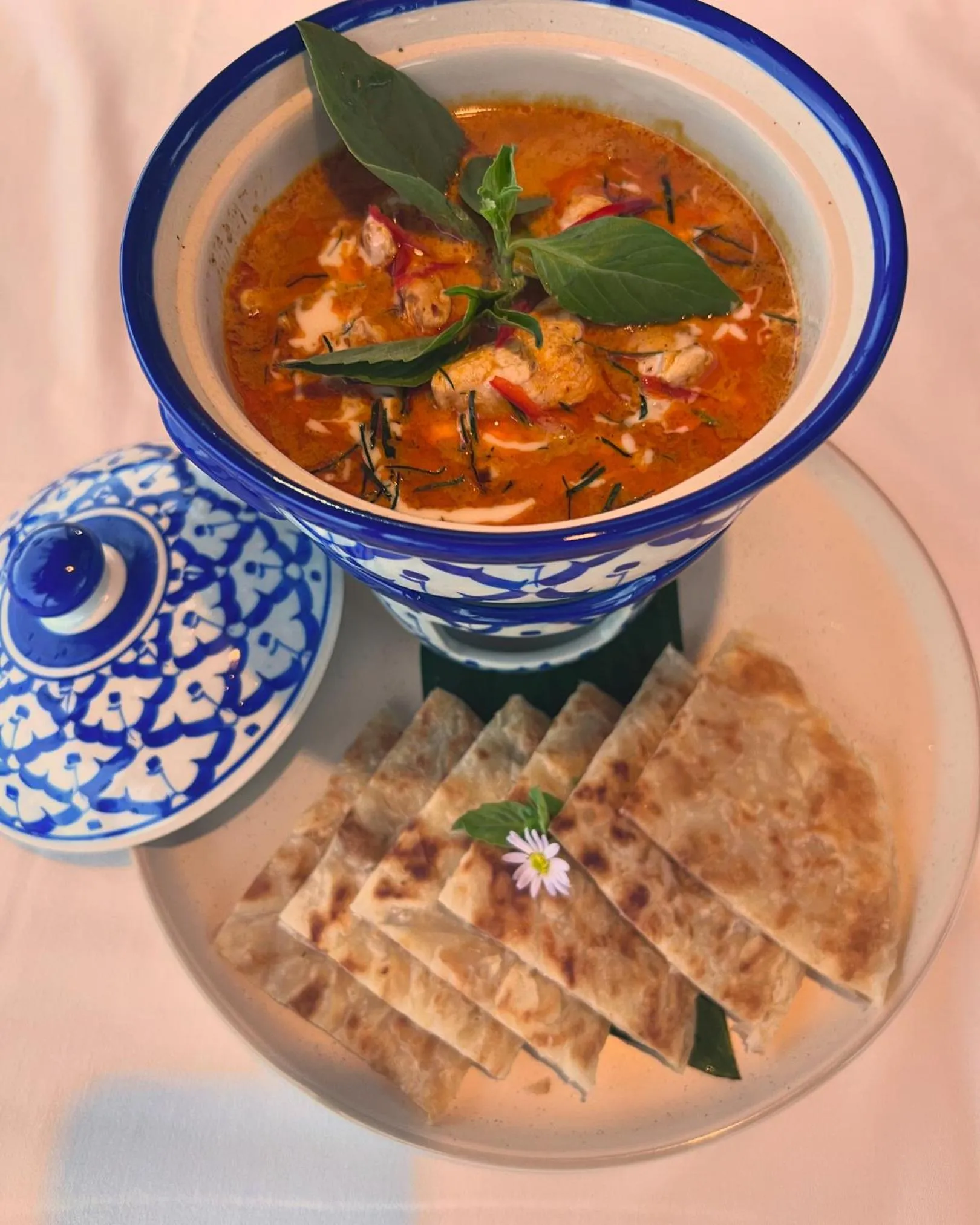 Food and drinks in Three Trees Samui Resort - Sarocha Villa