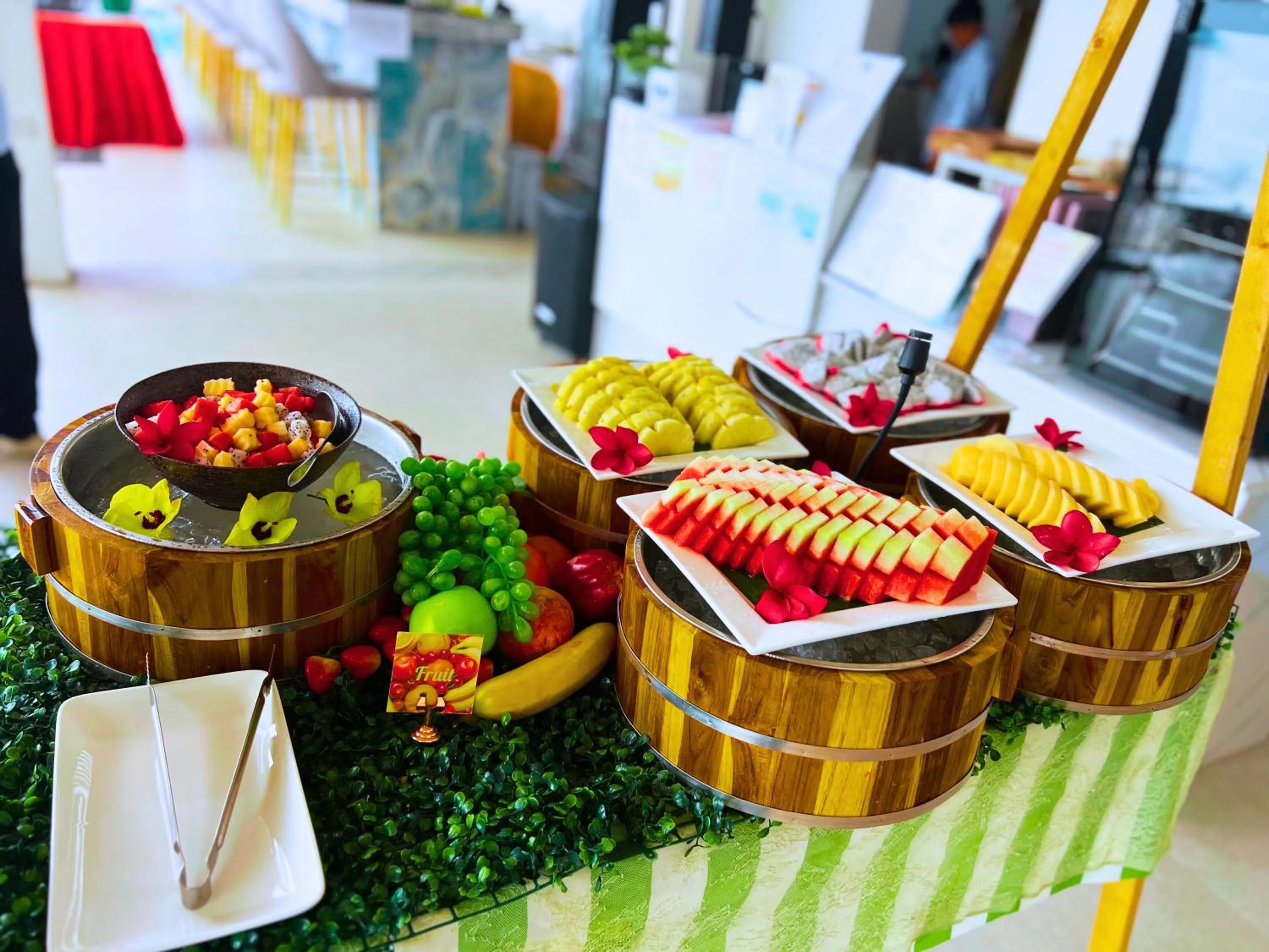 Restaurant/places to eat in Three Trees Samui Resort - Sarocha Villa