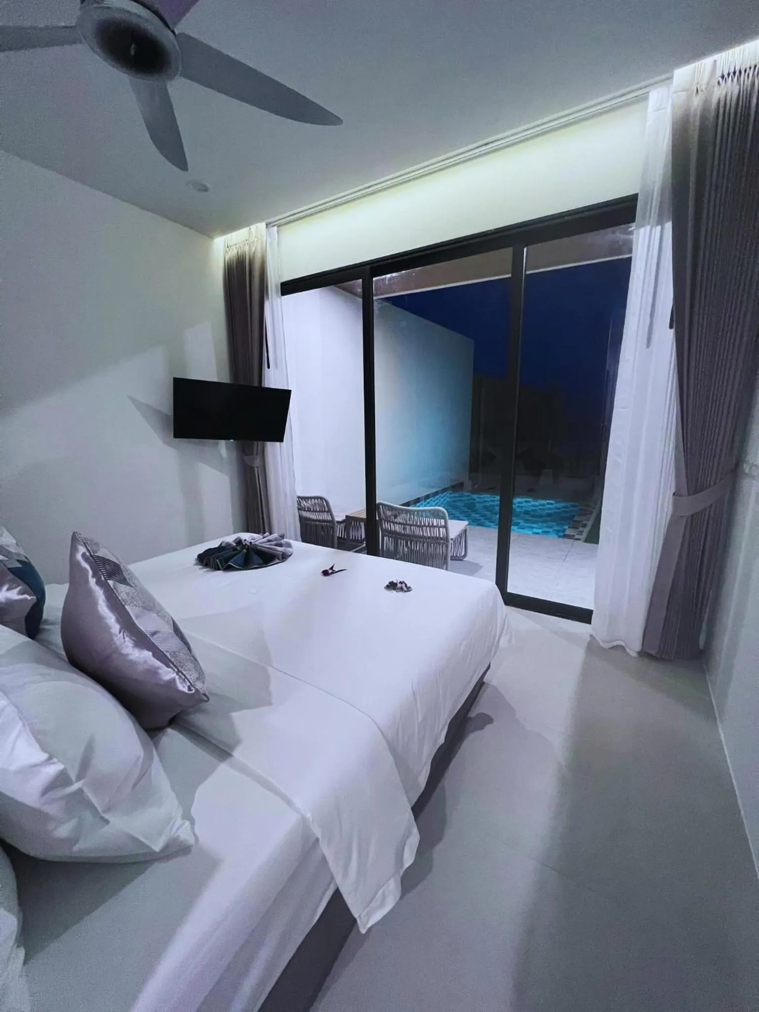 View (from property/room), Bed in Three Trees Samui Resort - Sarocha Villa