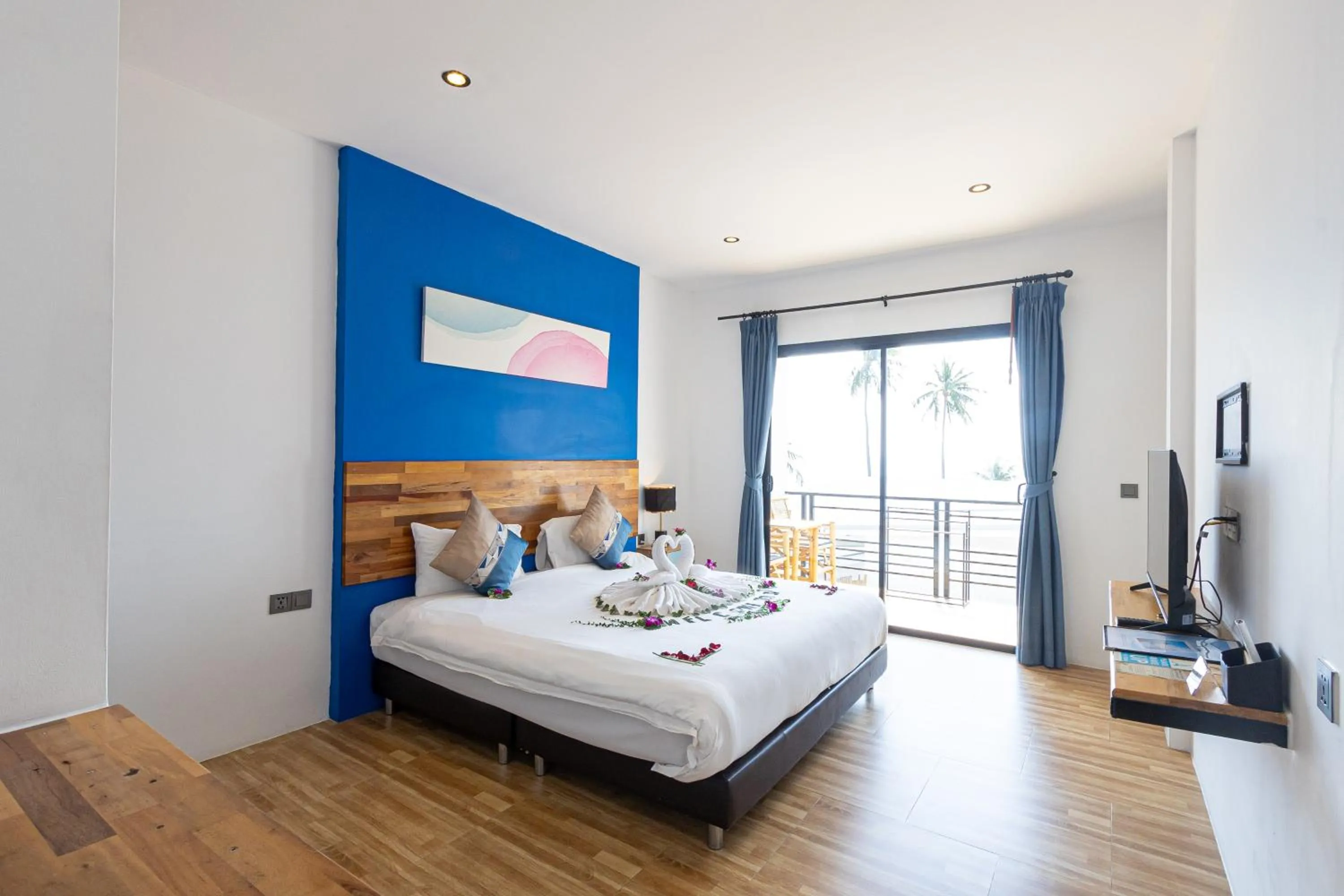 Property building, Bed in Three Trees Samui Resort - Sarocha Villa