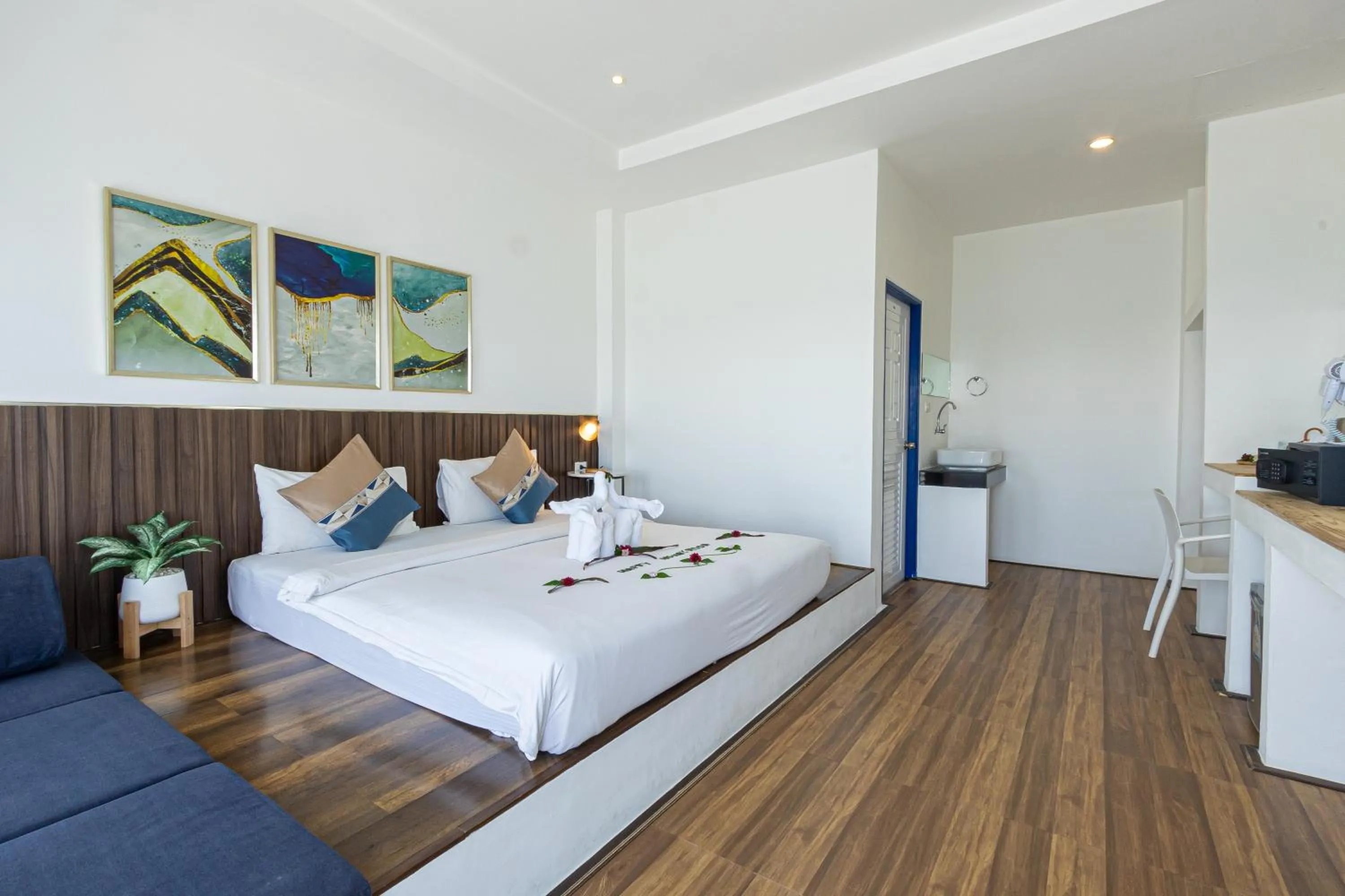 Bed in Three Trees Samui Resort - Sarocha Villa