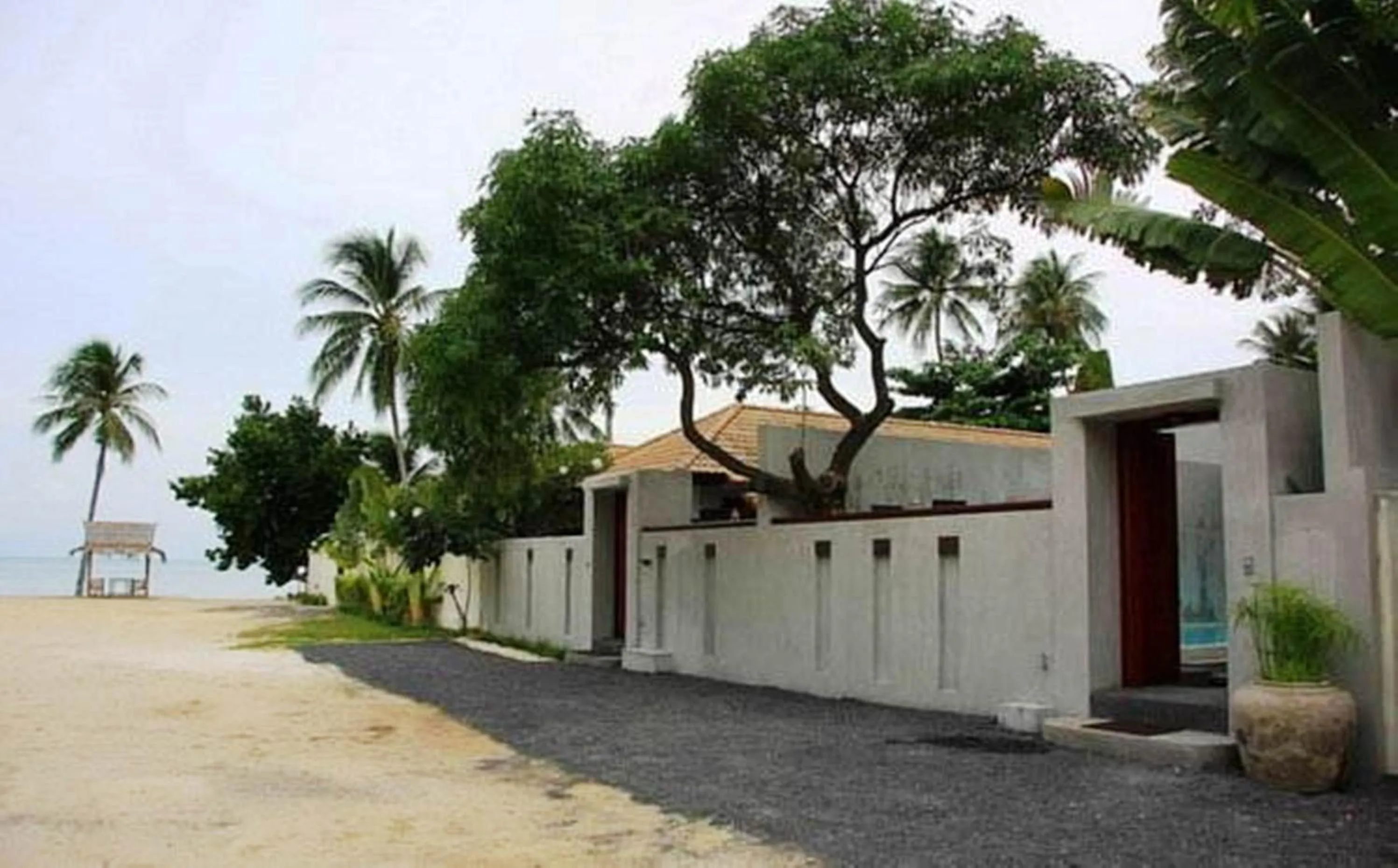 Facade/entrance in Pao Jin Poon Villa