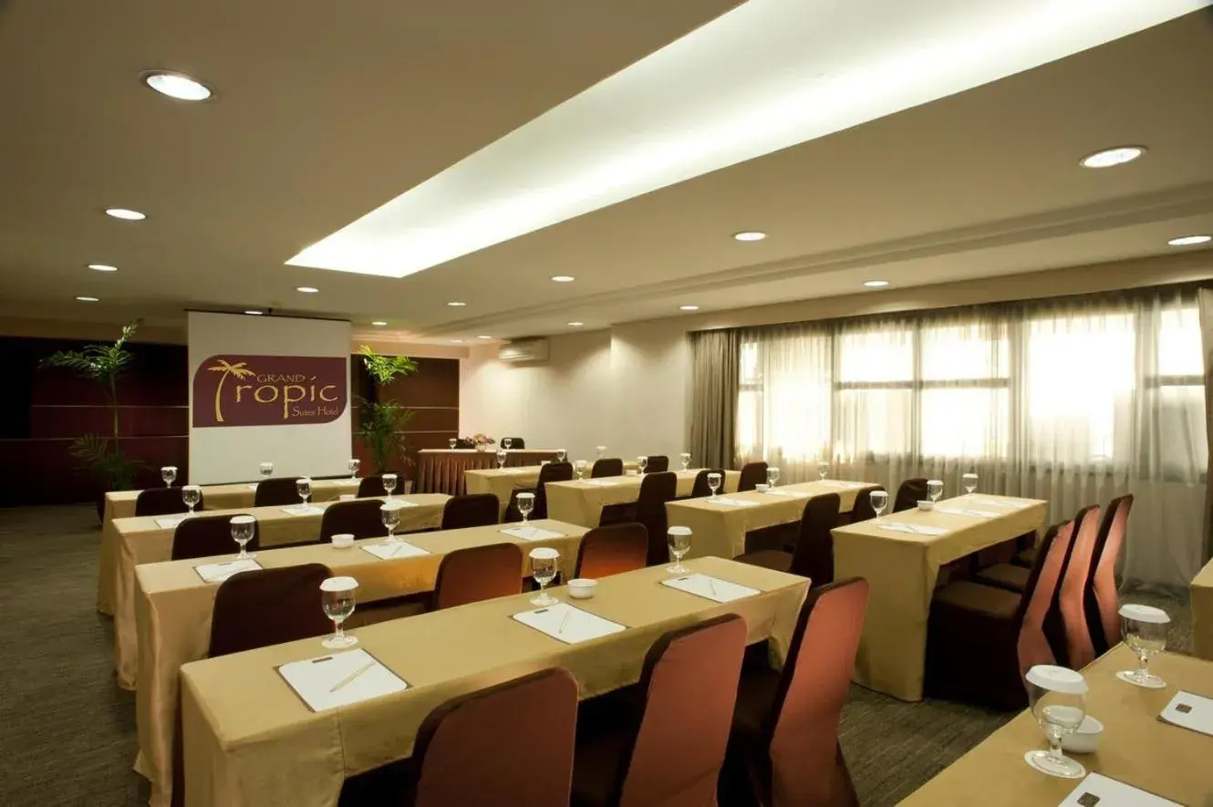 Business facilities in Grand Tropic Suites Hotel