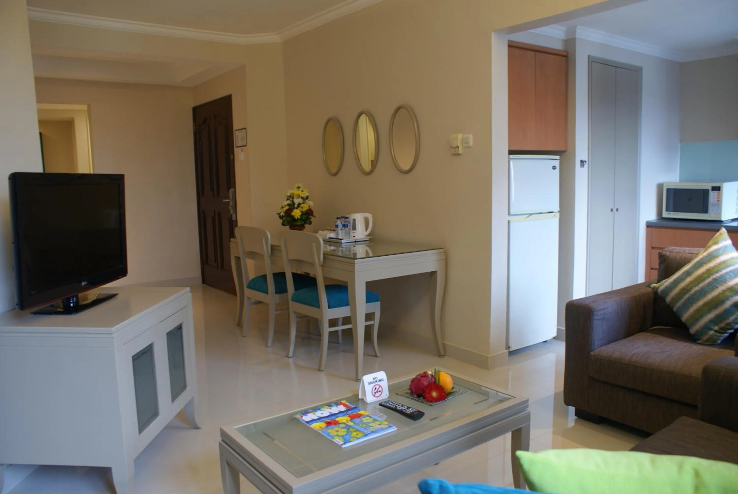 Grand Tropic Suites Hotel