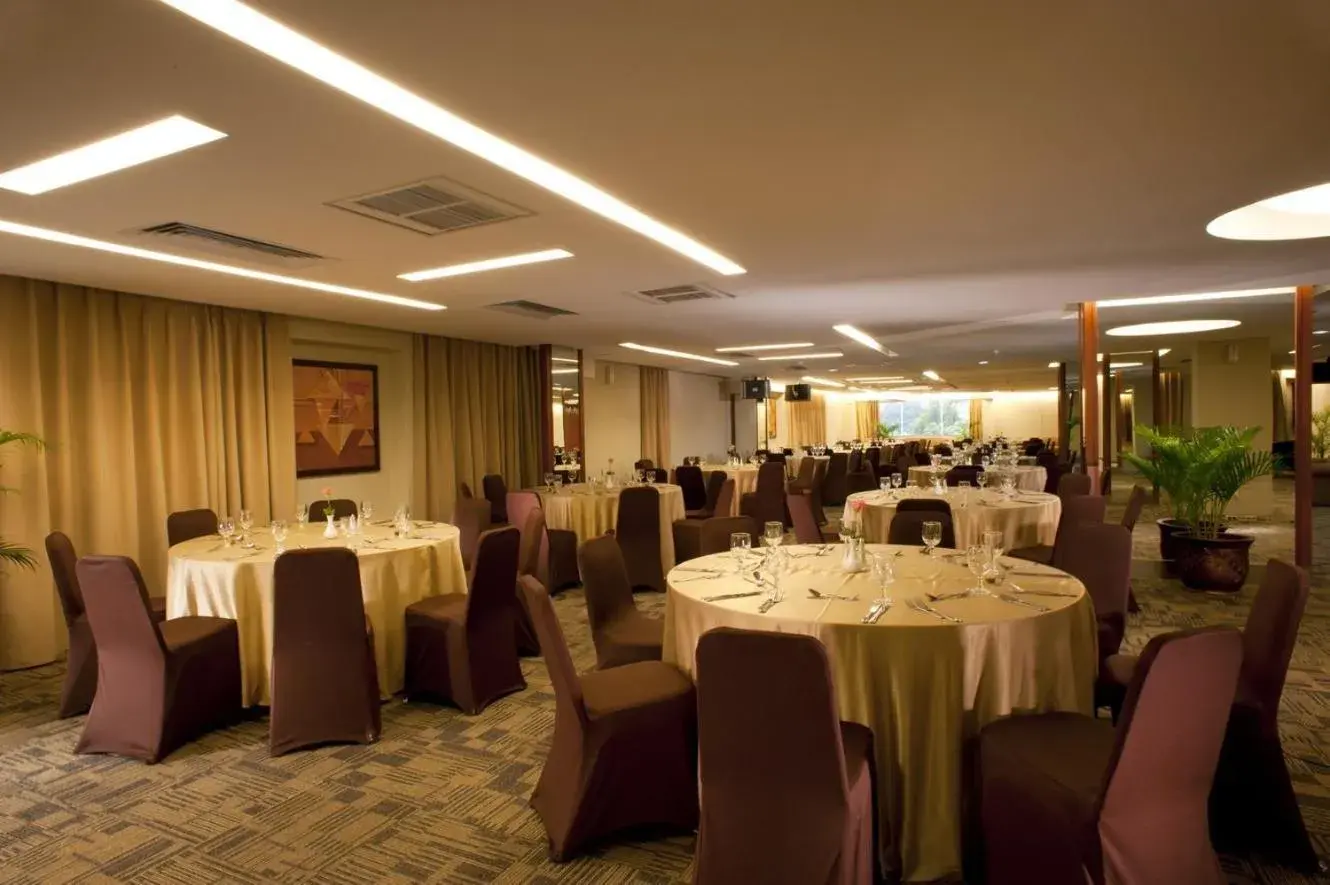 Banquet/Function facilities, Banquet Facilities in Grand Tropic Suites Hotel