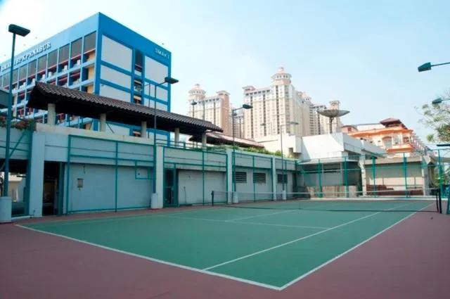 Tennis court in Grand Tropic Suites Hotel