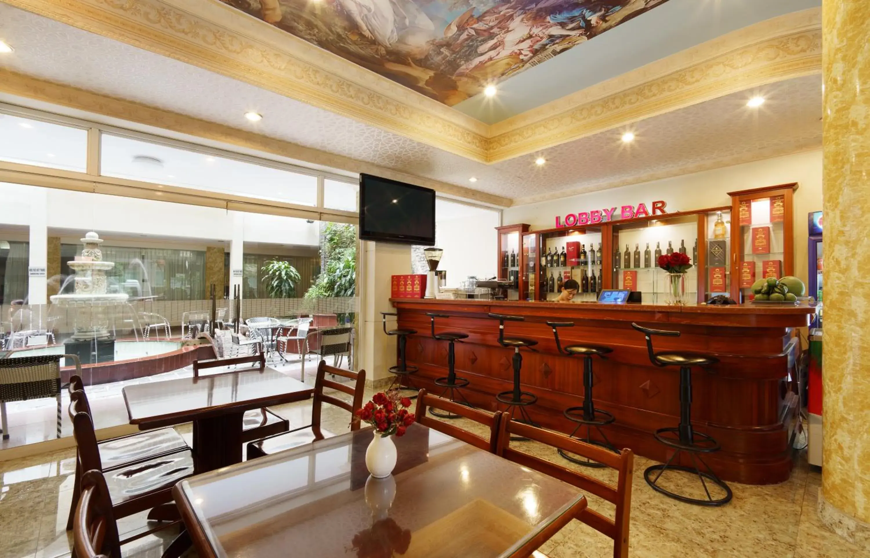 Lounge or bar in Victory Sai Gon Hotel Lounge or bar in Victory Sai Gon Hotel