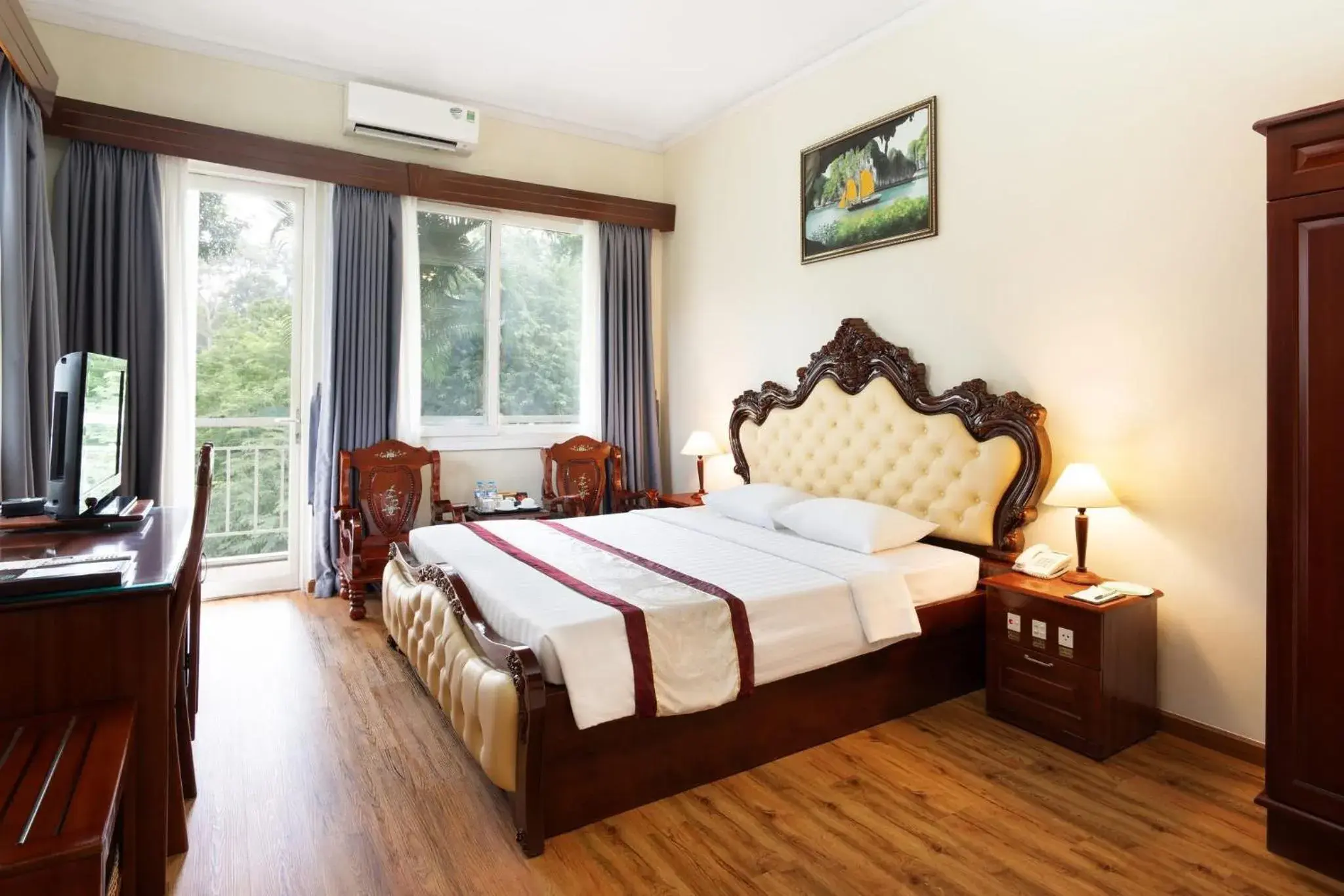 Premium Double Room with Balcony - single occupancy in Victory Sai Gon Hotel Premium Double Room with Balcony - single occupancy in Victory Sai Gon Hotel