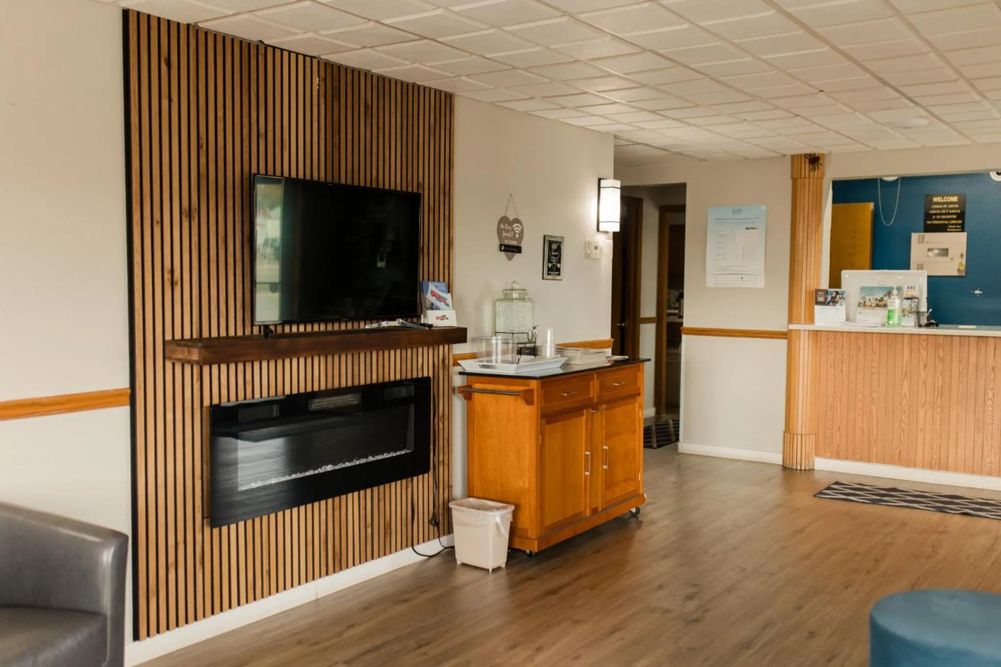 Lobby or reception in Travelodge by Wyndham Escanaba