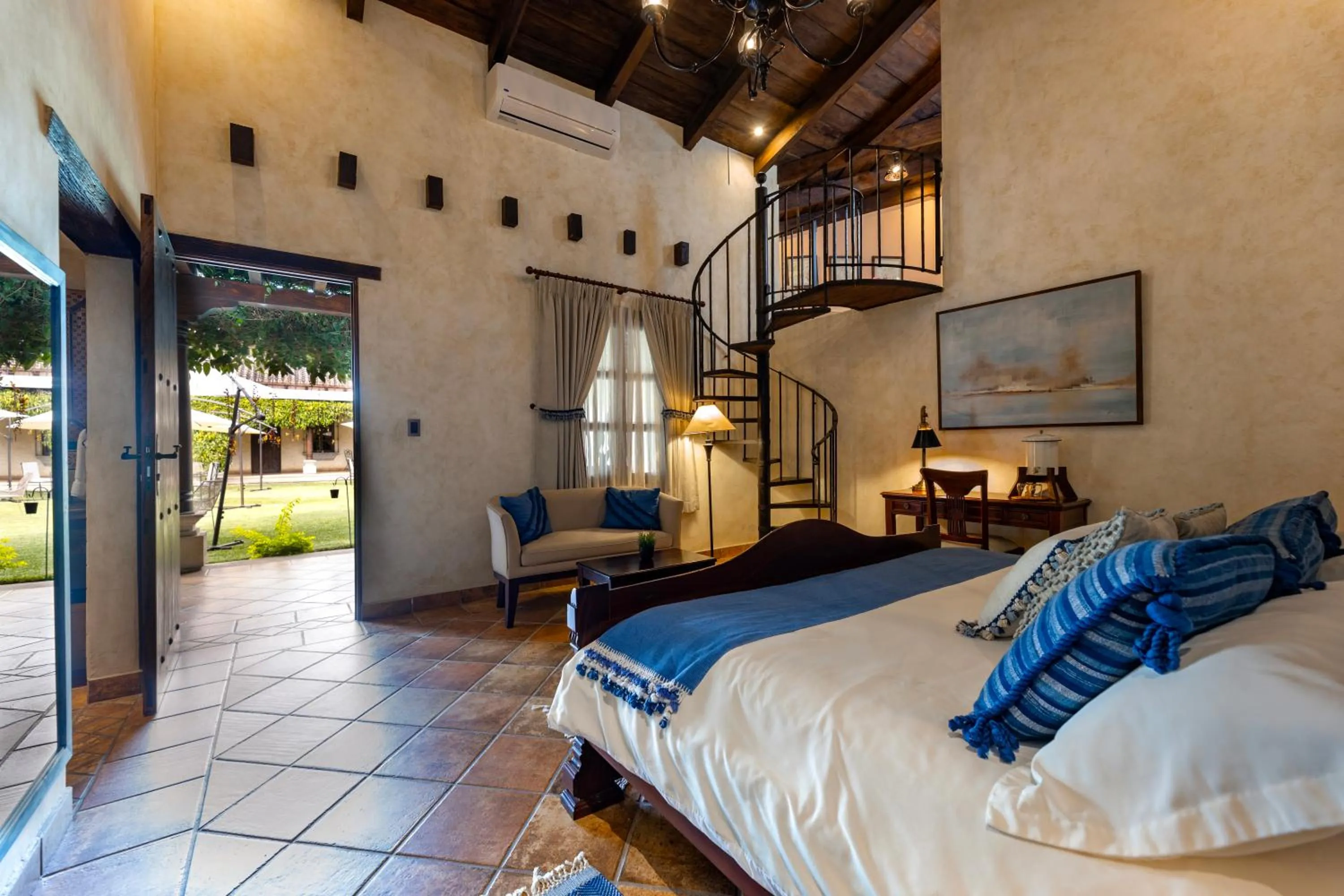 Bed in Casa Faustina Boutique Hotel