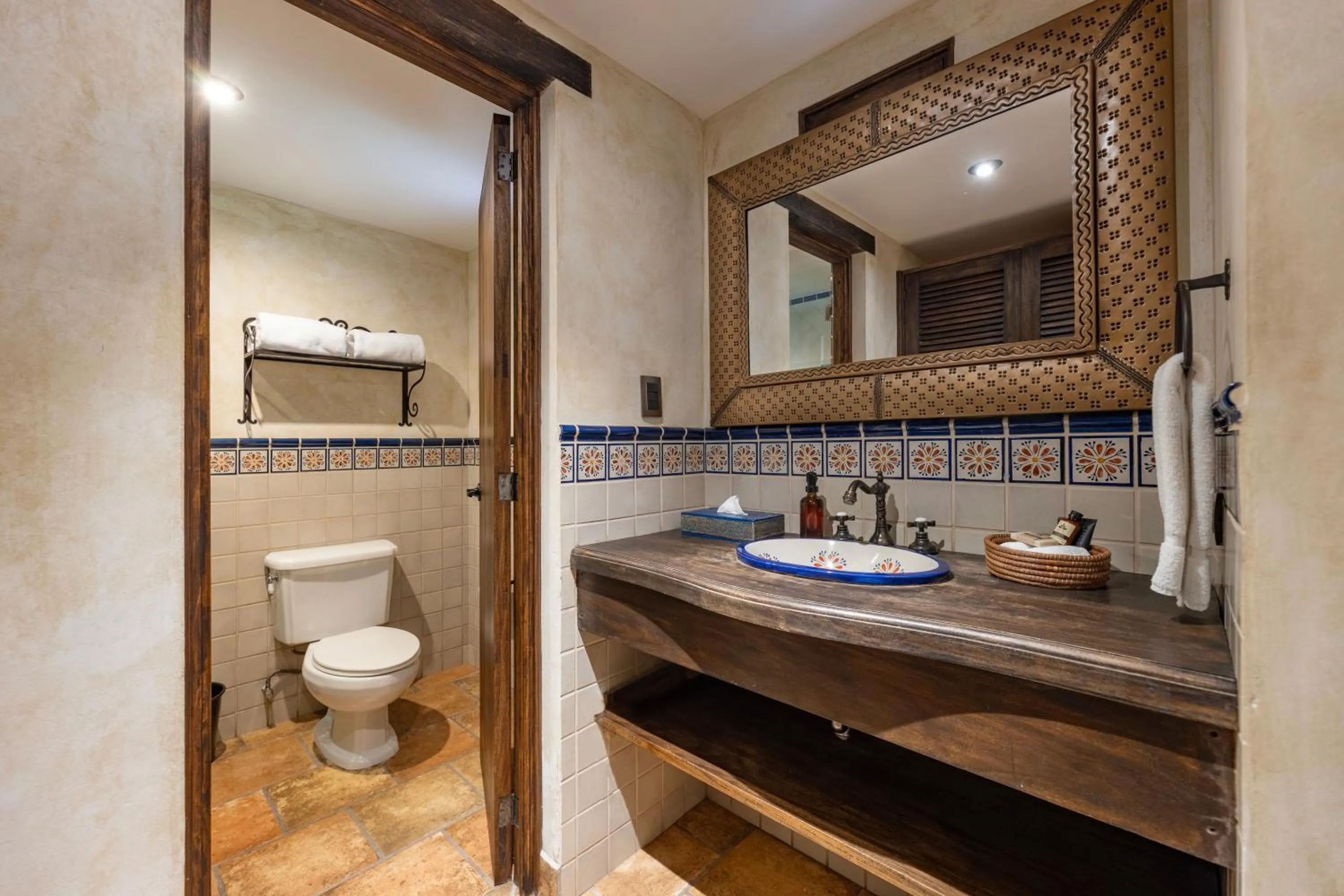 Toilet in Casa Faustina Boutique Hotel