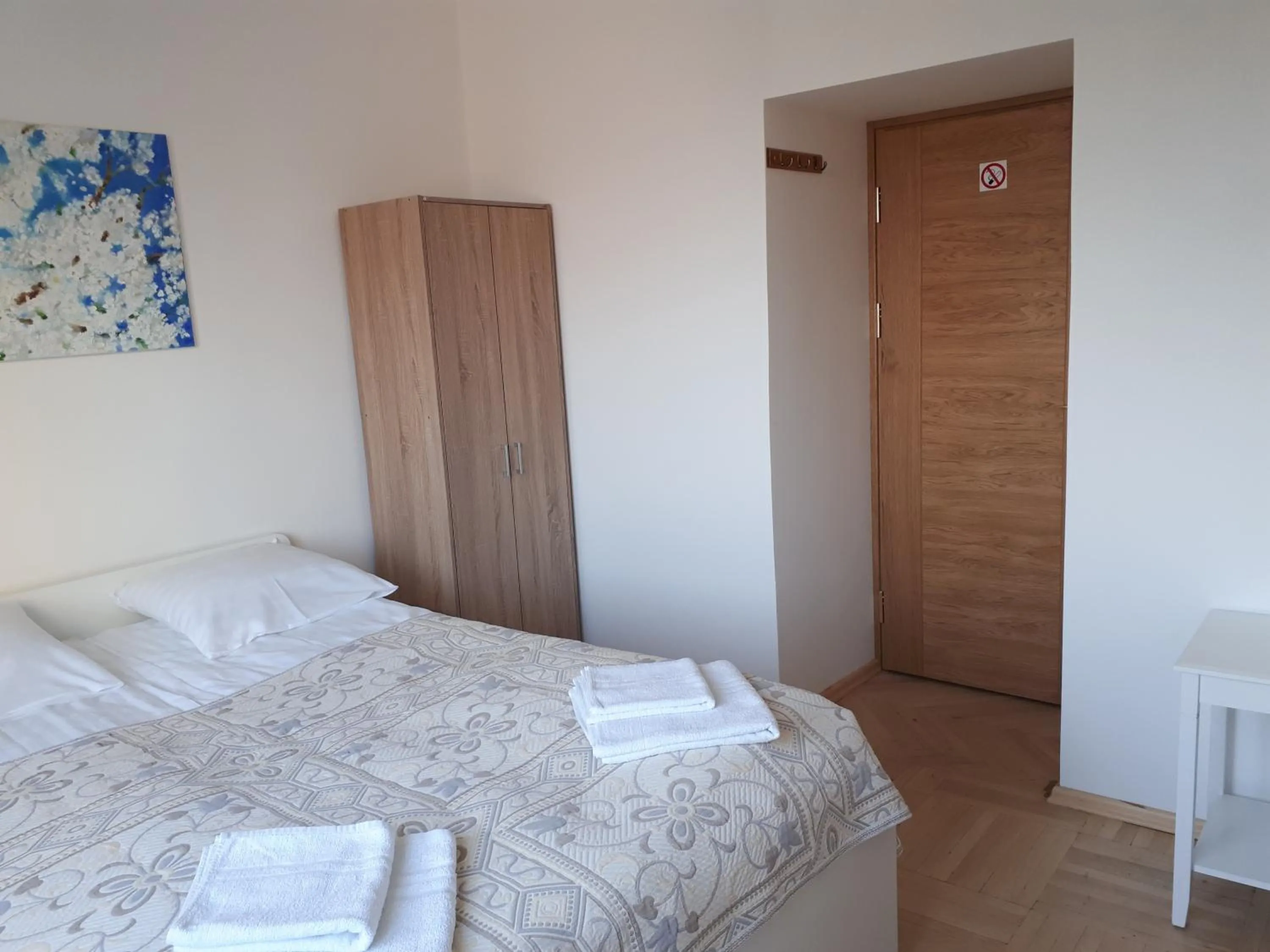 Photo of the whole room, Bed in Family