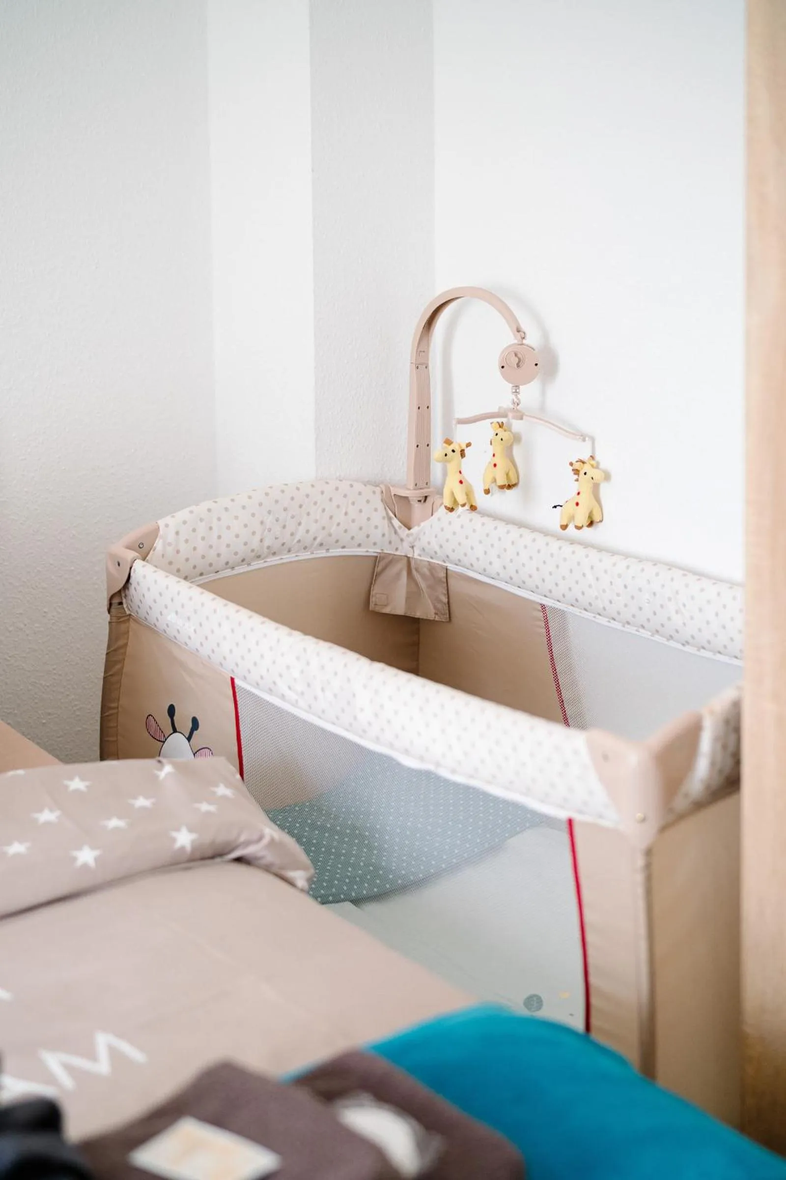 cot, Bed in GästeHaus am Flughafen Düsseldorf