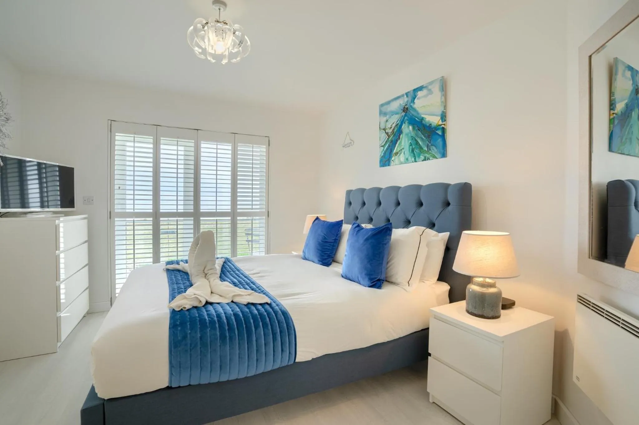 LUXURY BEACHFRONT OUTSTANDING 2 bedroom APARTMENT