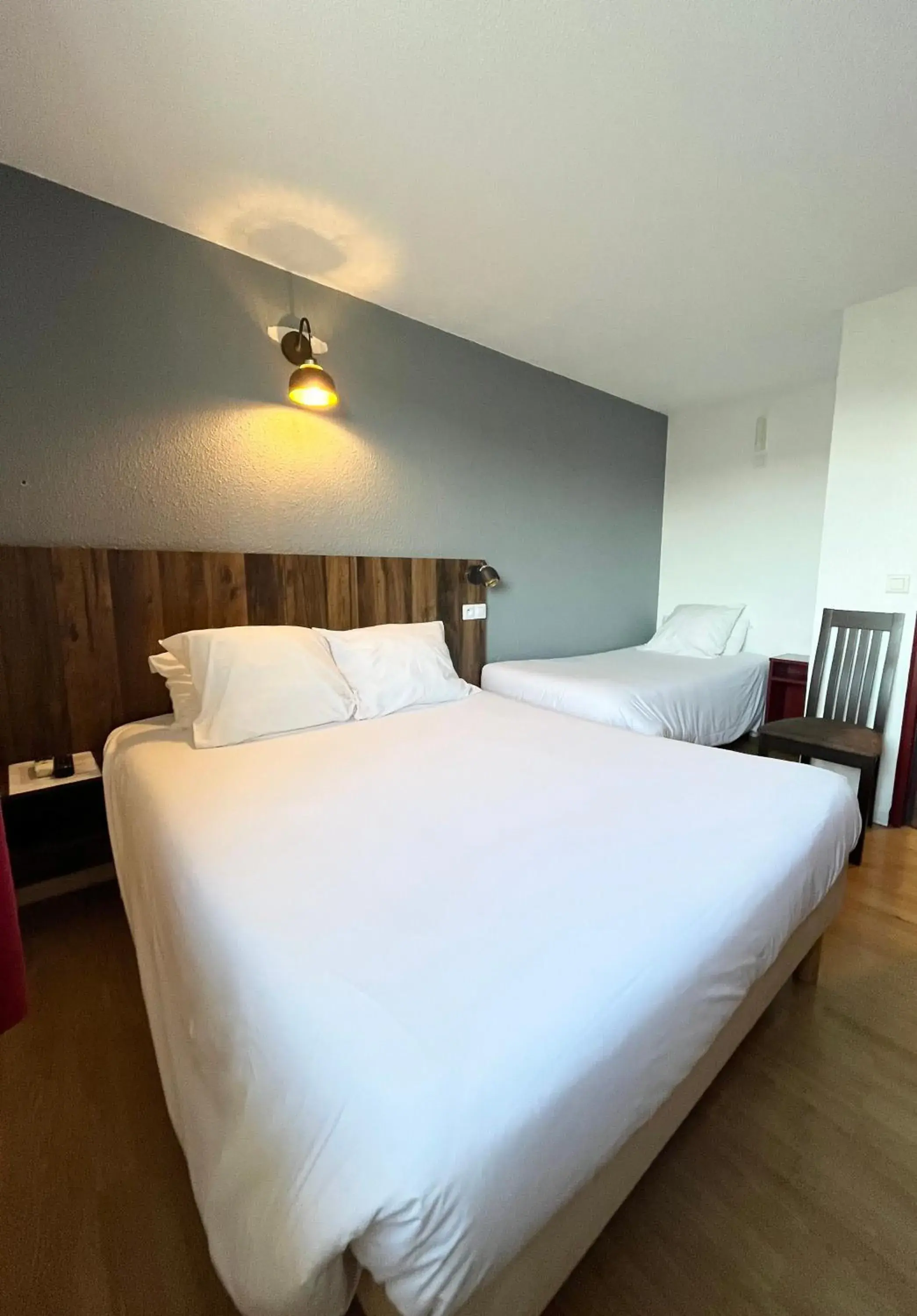 Triple Room in FastHôtel Mont de Marsan - Un Hôtel FH Collection Triple Room in FastHôtel Mont de Marsan - Un Hôtel FH Collection