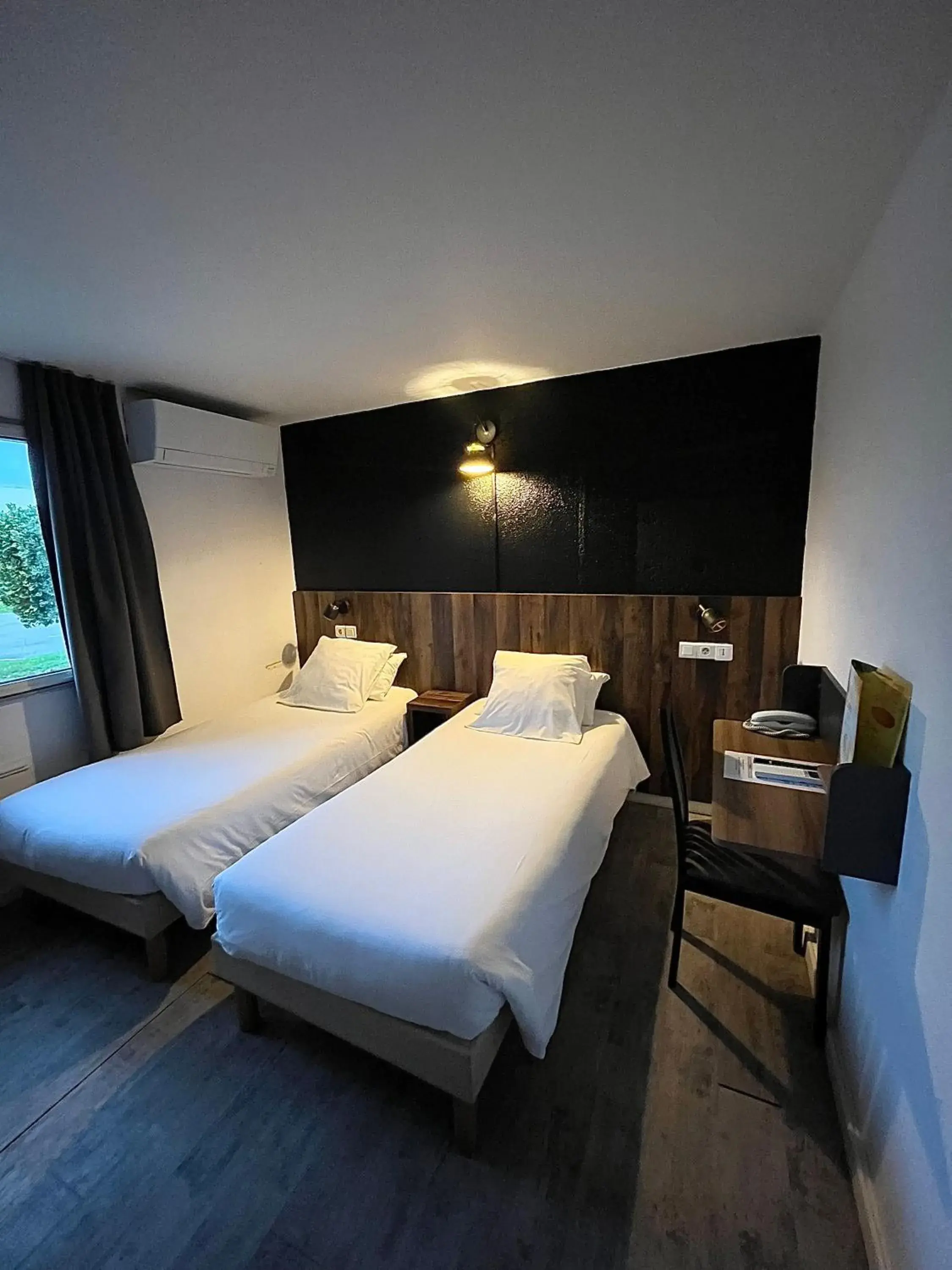 Twin Room in FastHôtel Mont de Marsan - Un Hôtel FH Collection Twin Room in FastHôtel Mont de Marsan - Un Hôtel FH Collection