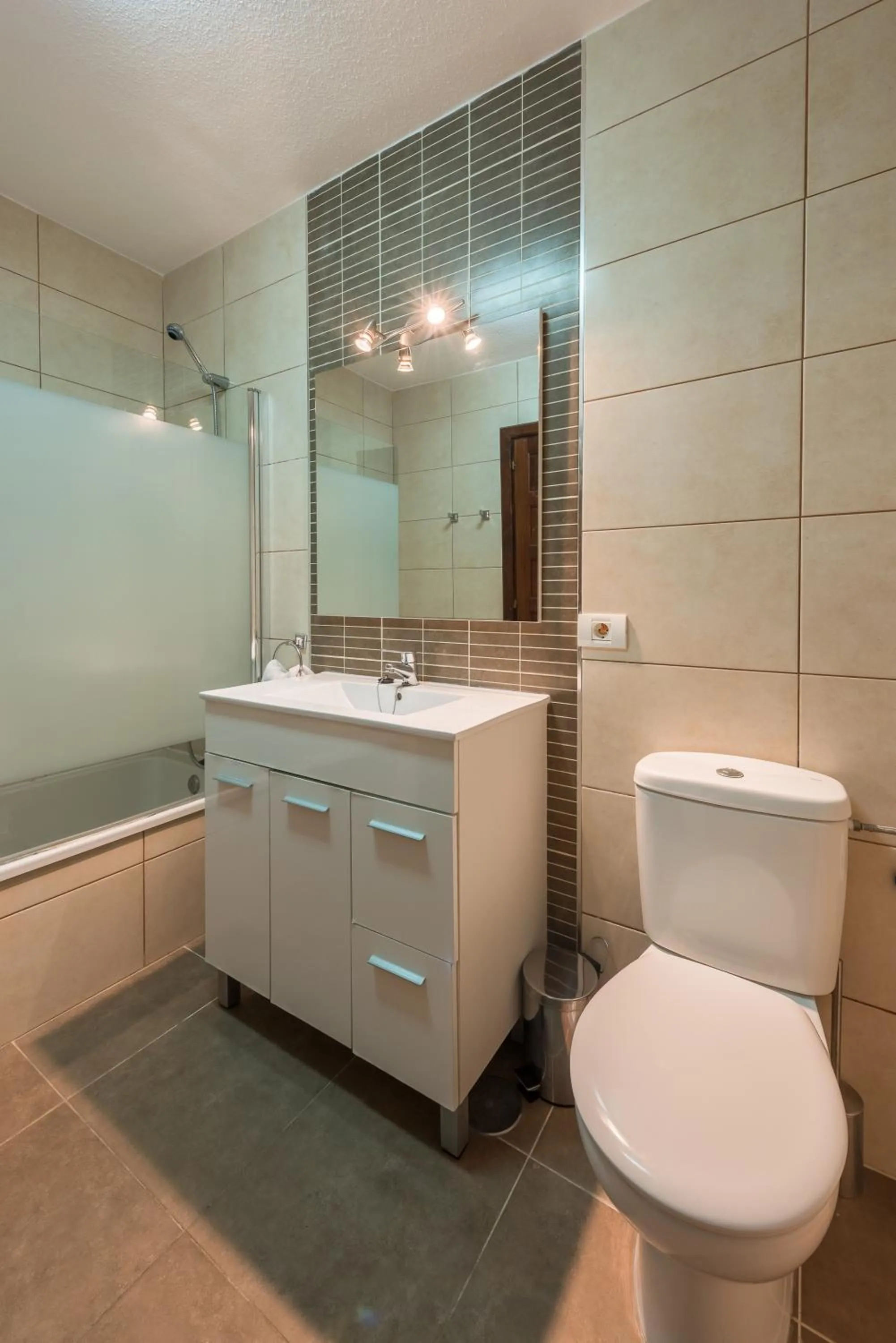 Bathroom in Paloma Beach Apartments