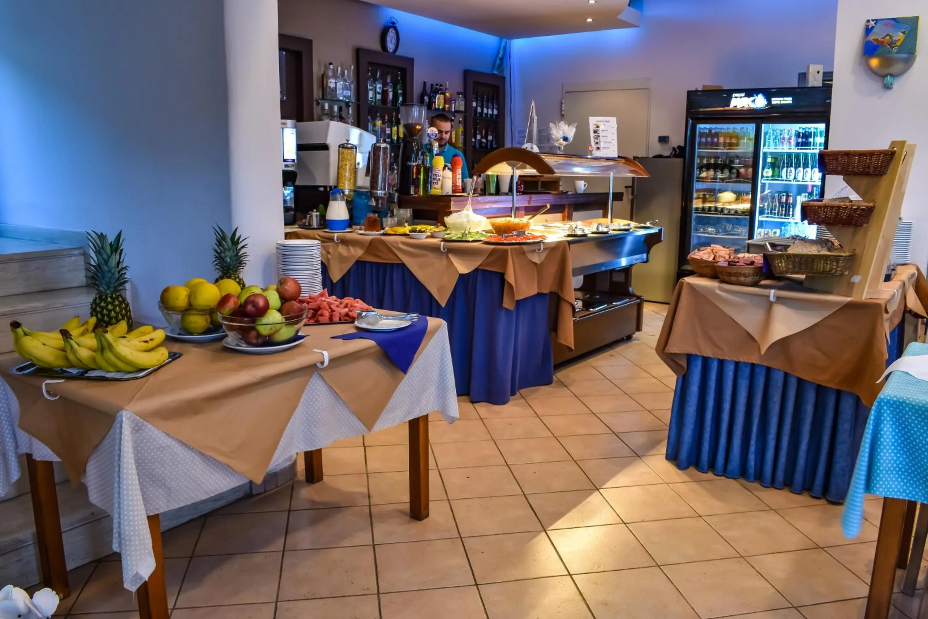 Continental breakfast in Govino Bay