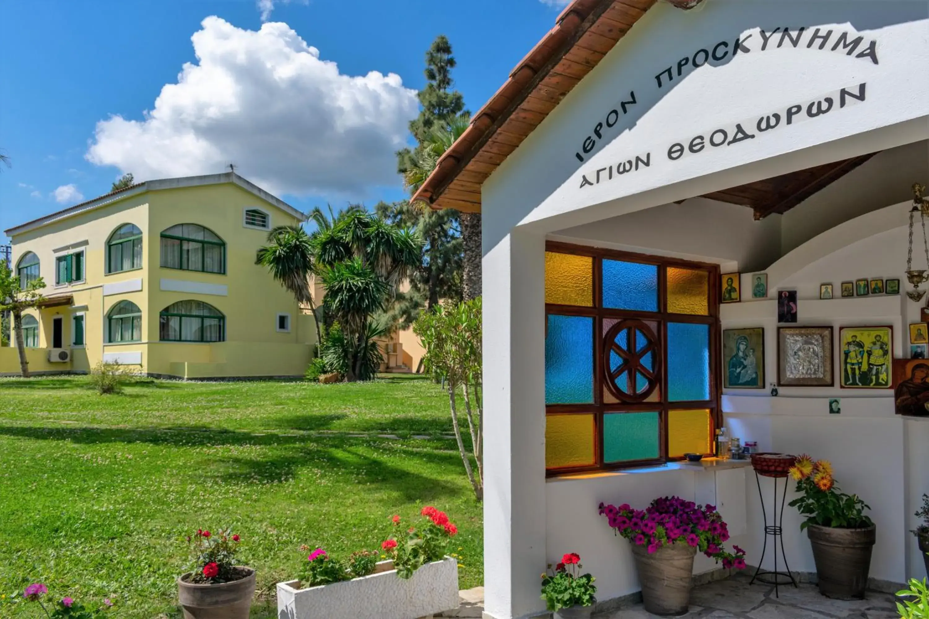 Property building in Govino Bay Property building in Govino Bay