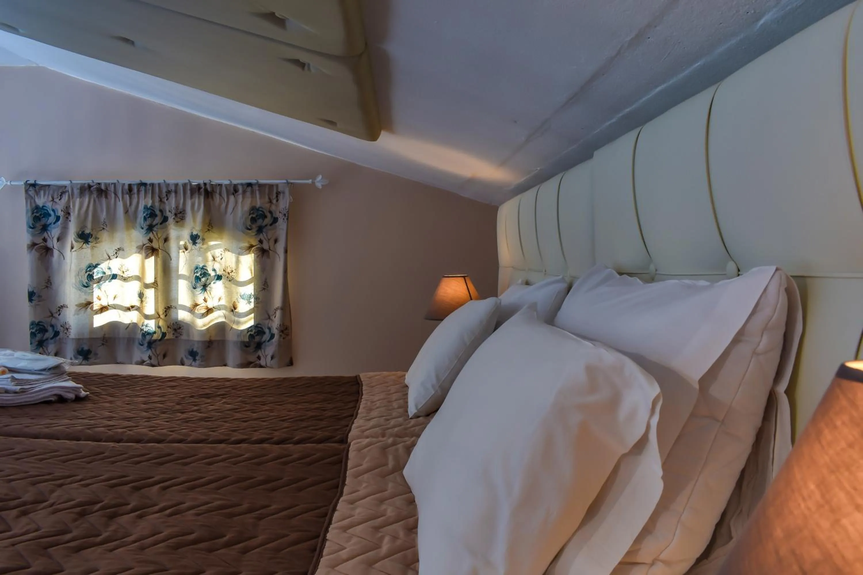 Bedroom, Bed in Govino Bay