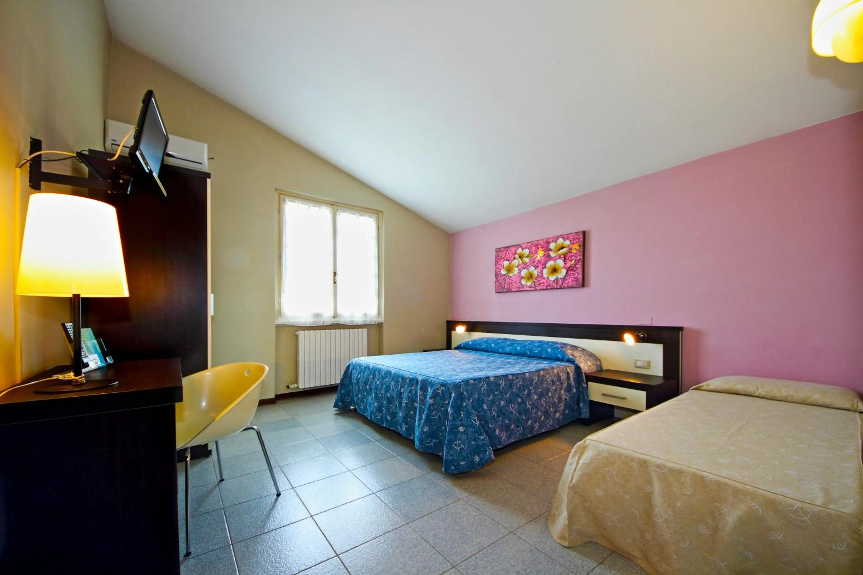 Day, Bed in Albergo La Quiete