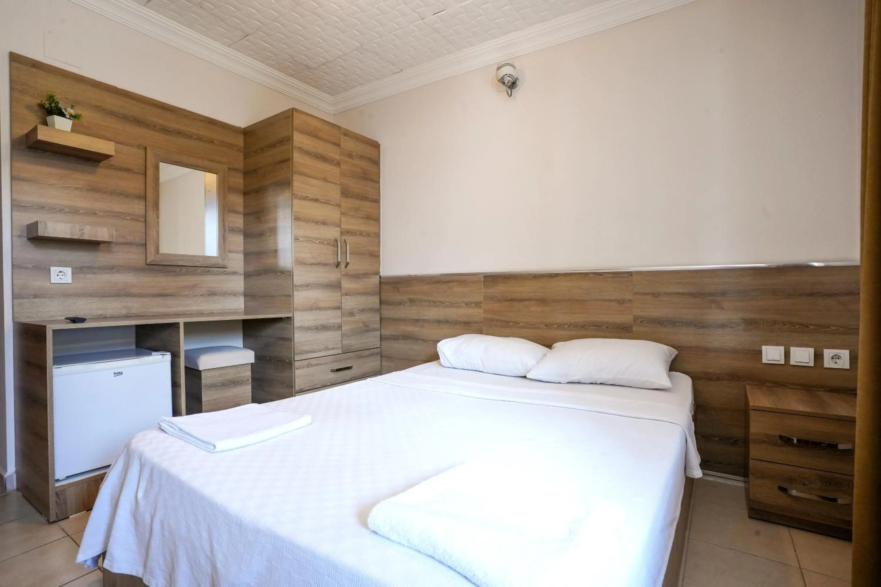 Four Seasons Apart Hotel