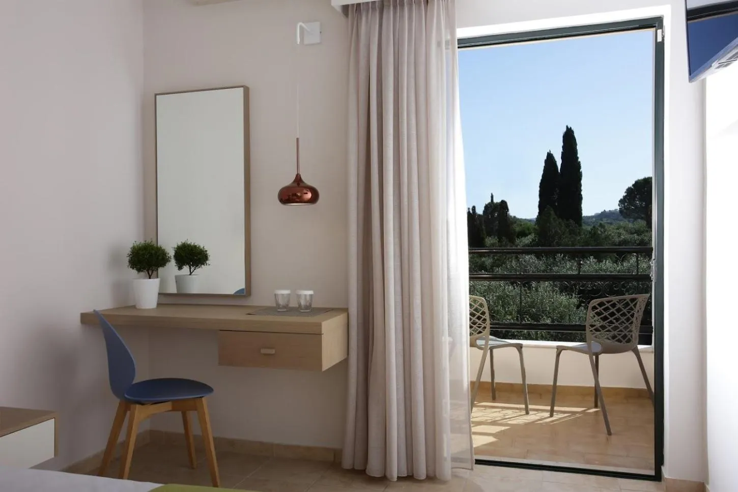 hair dresser in Paradise Hotel Corfu