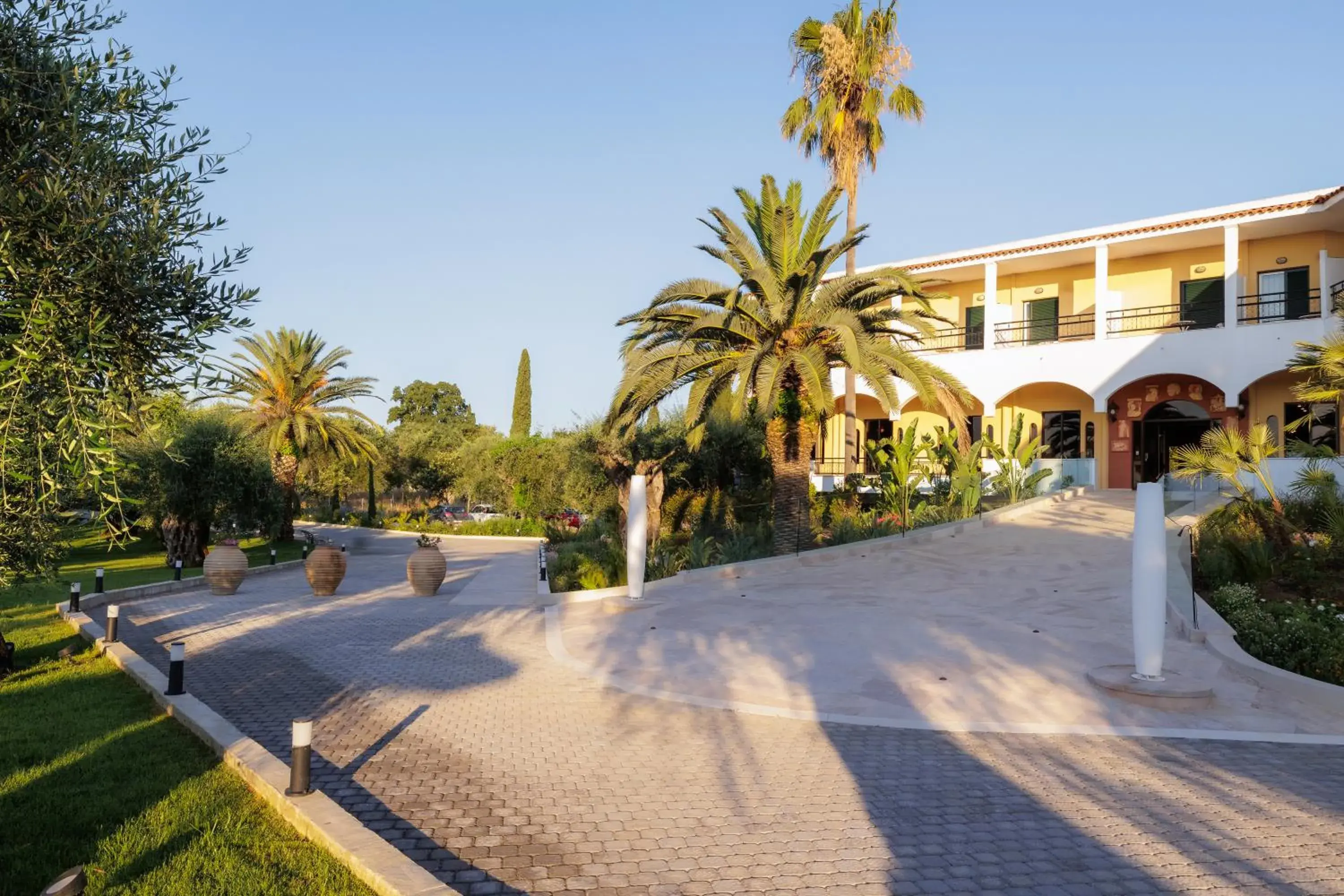 Facade/entrance in Paradise Hotel Corfu Facade/entrance in Paradise Hotel Corfu