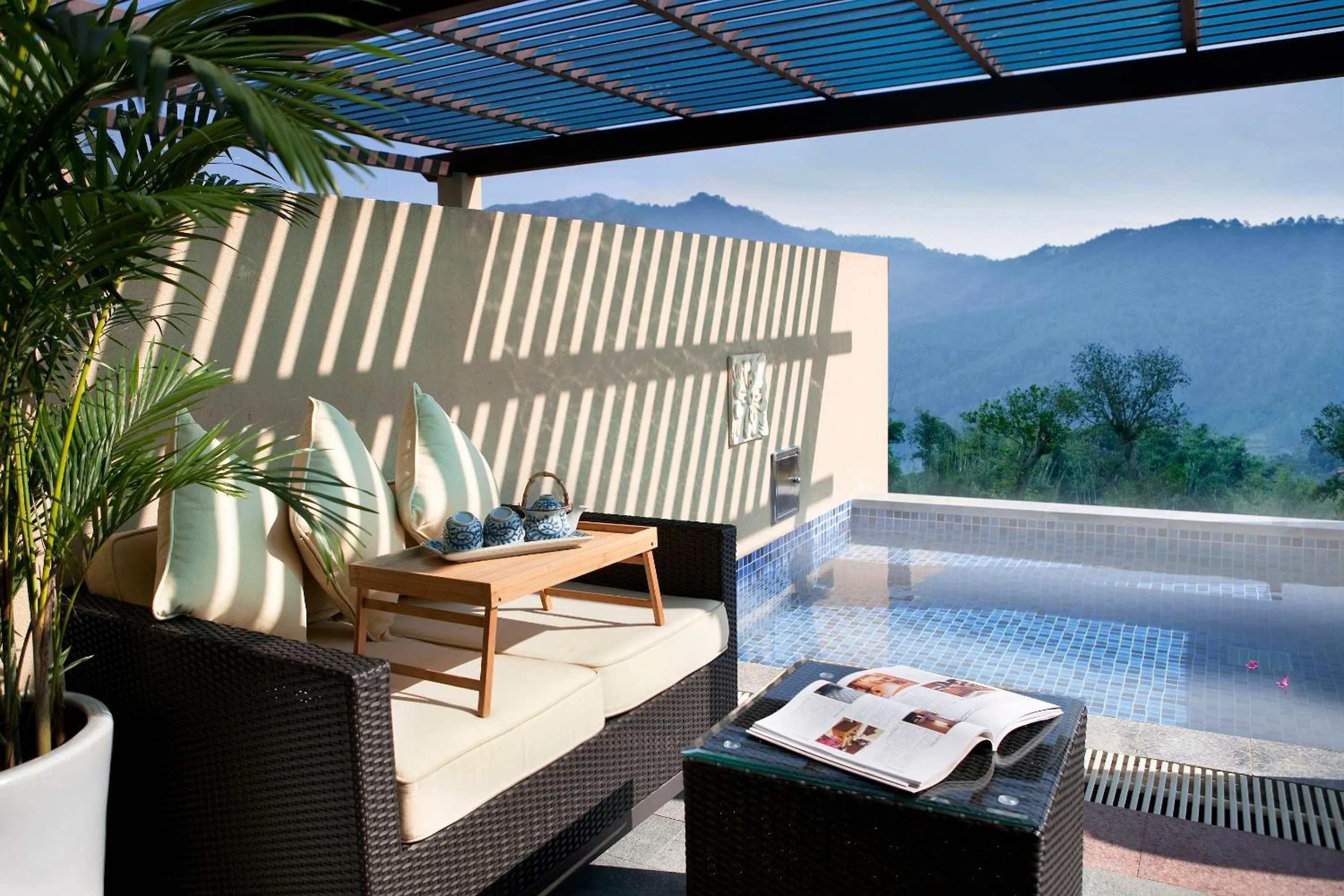 Balcony/Terrace, Swimming Pool in InterContinental Huizhou