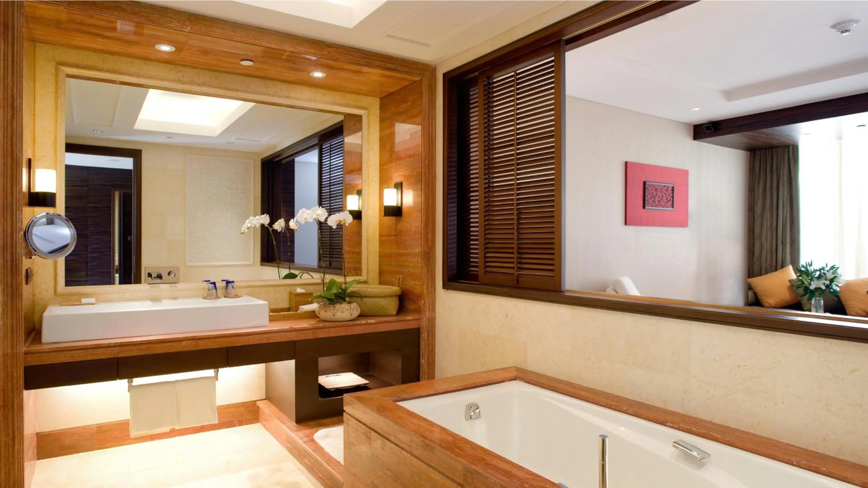 Photo of the whole room, Bathroom in InterContinental Huizhou