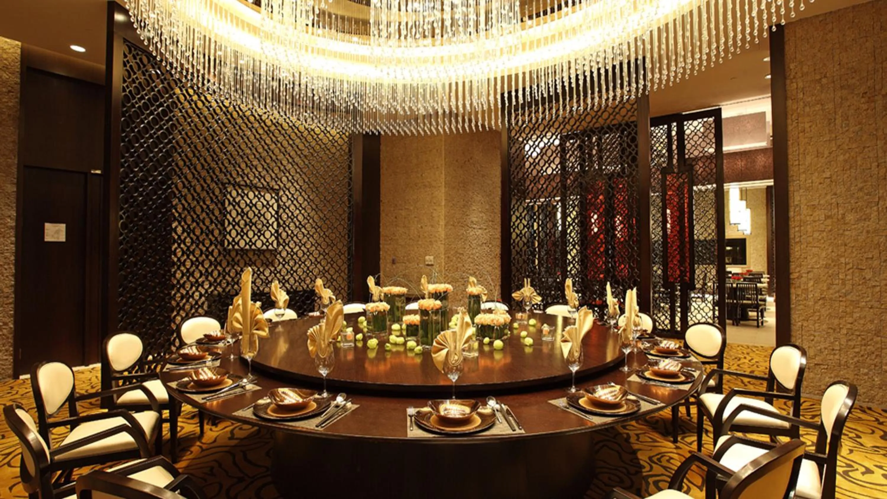 Restaurant/places to eat in Crowne Plaza Zhongshan Wing On City by IHG