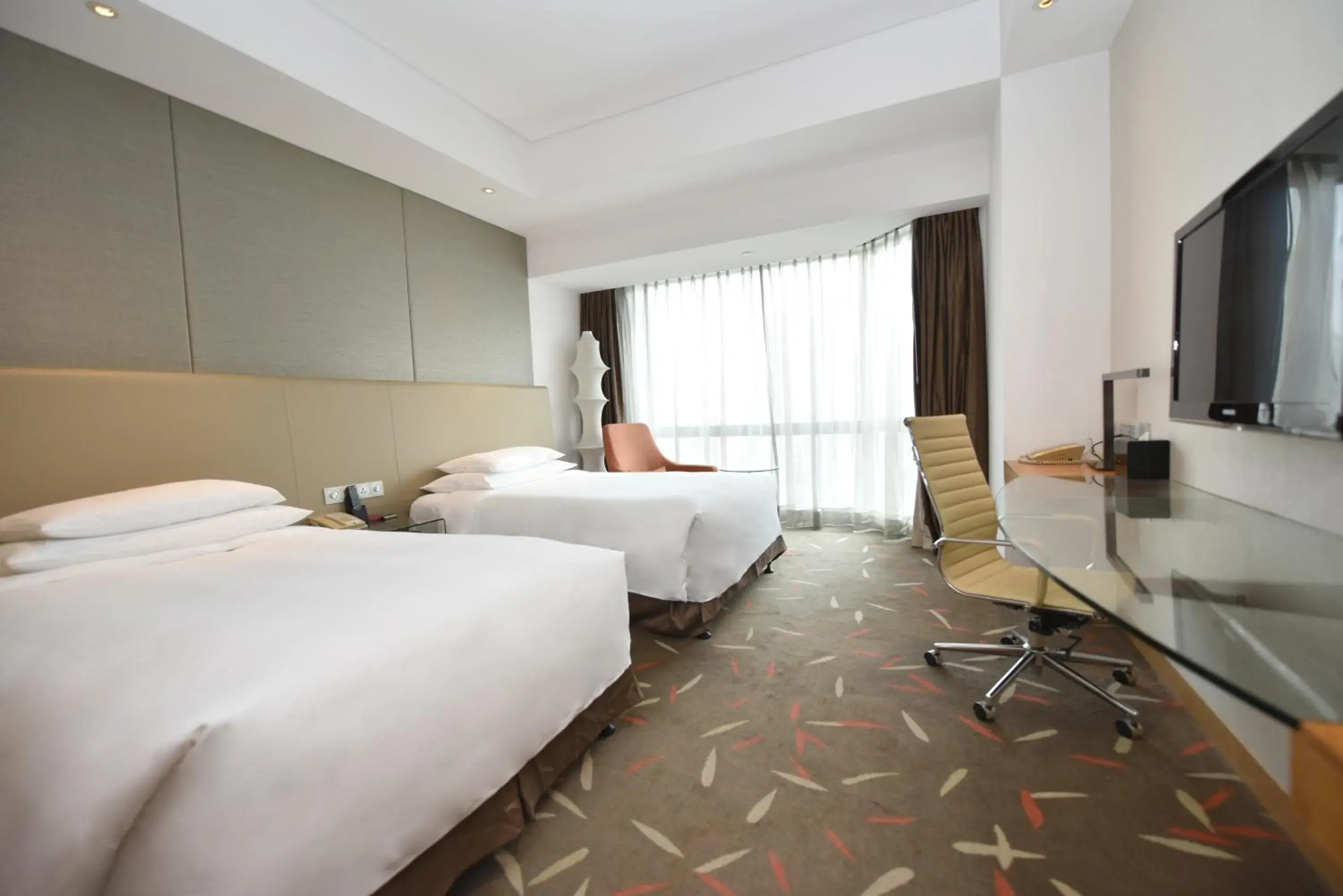 Standard Twin Room in Crowne Plaza Zhongshan Wing On City by IHG Standard Twin Room in Crowne Plaza Zhongshan Wing On City by IHG