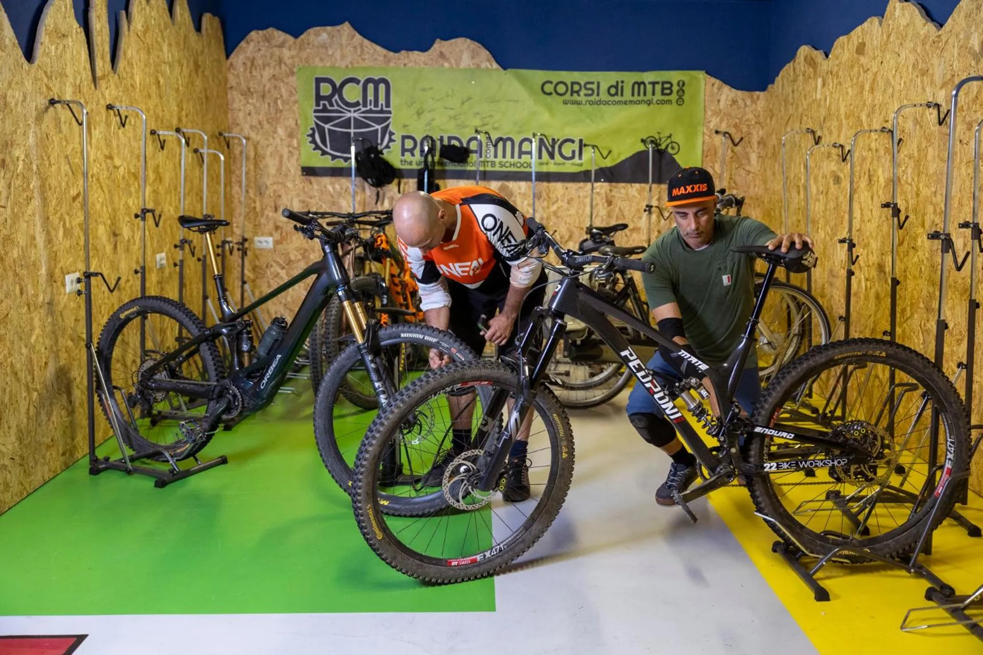 Cycling in Hotel Londra Slow Living Molveno