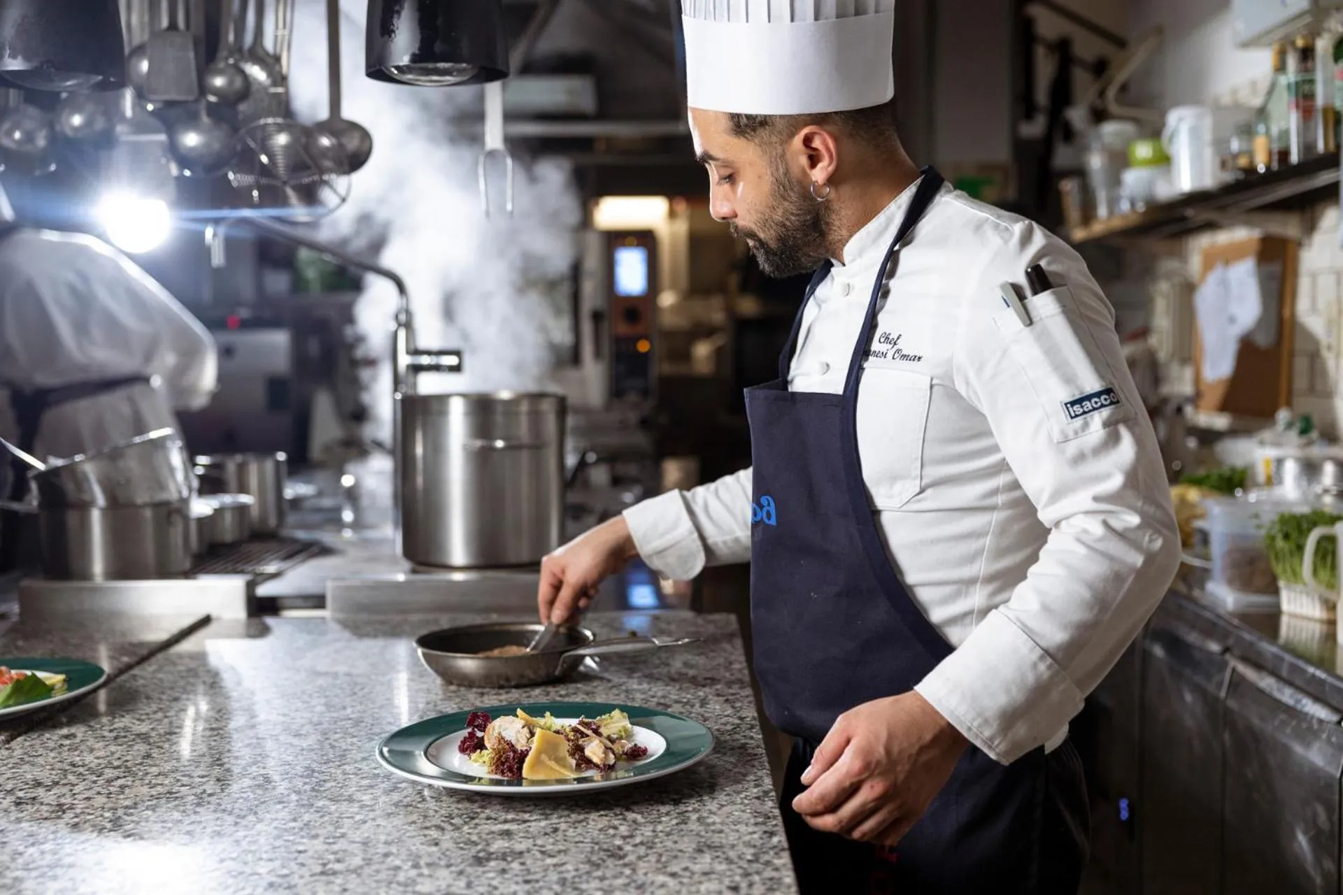 kitchen in Hotel Londra Slow Living Molveno
