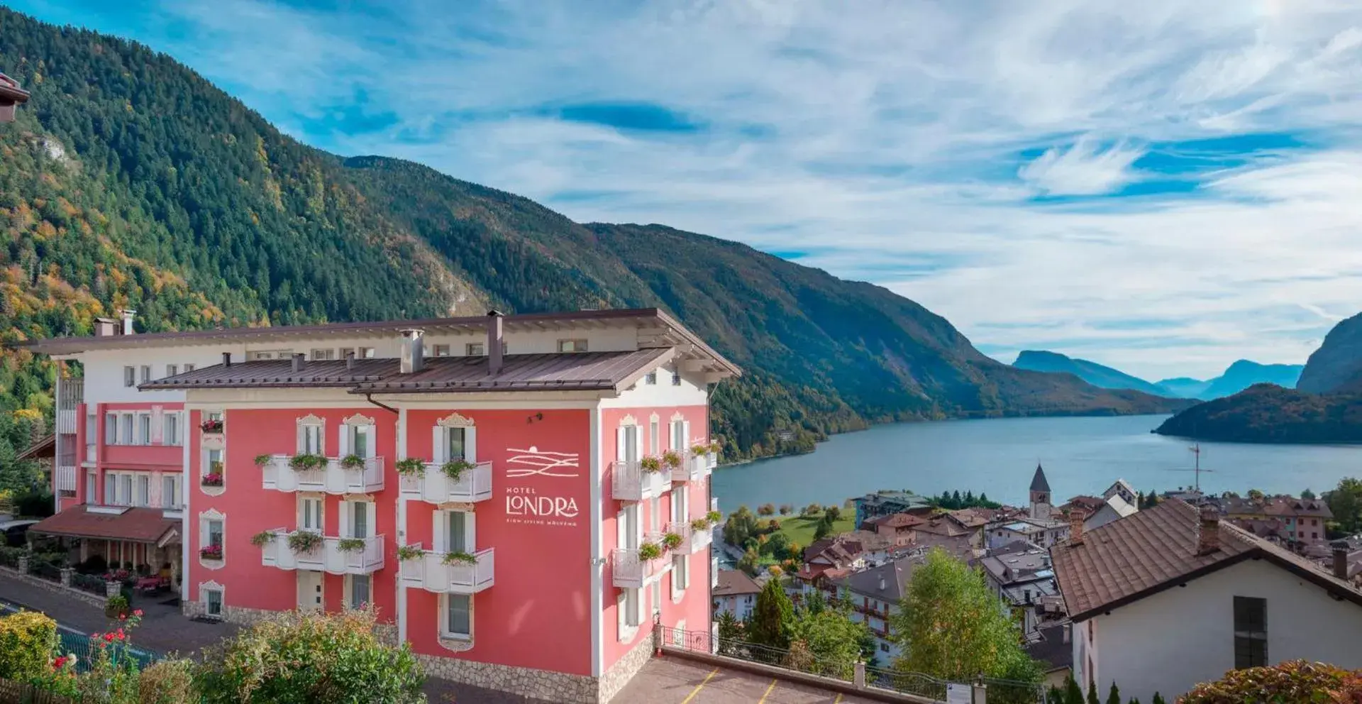 Hotel Londra Slow Living Molveno Hotel Londra Slow Living Molveno