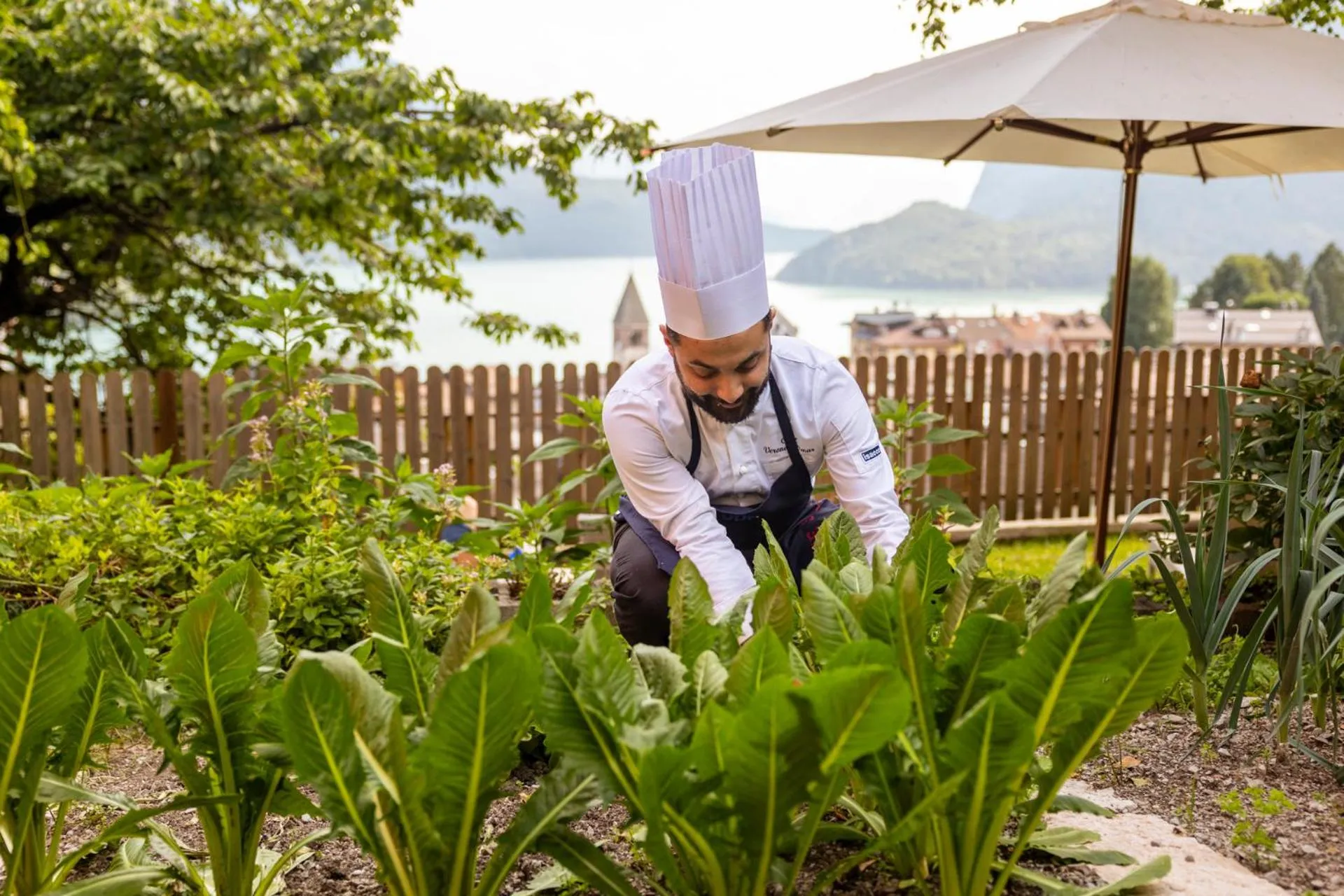 kitchen in Hotel Londra Slow Living Molveno