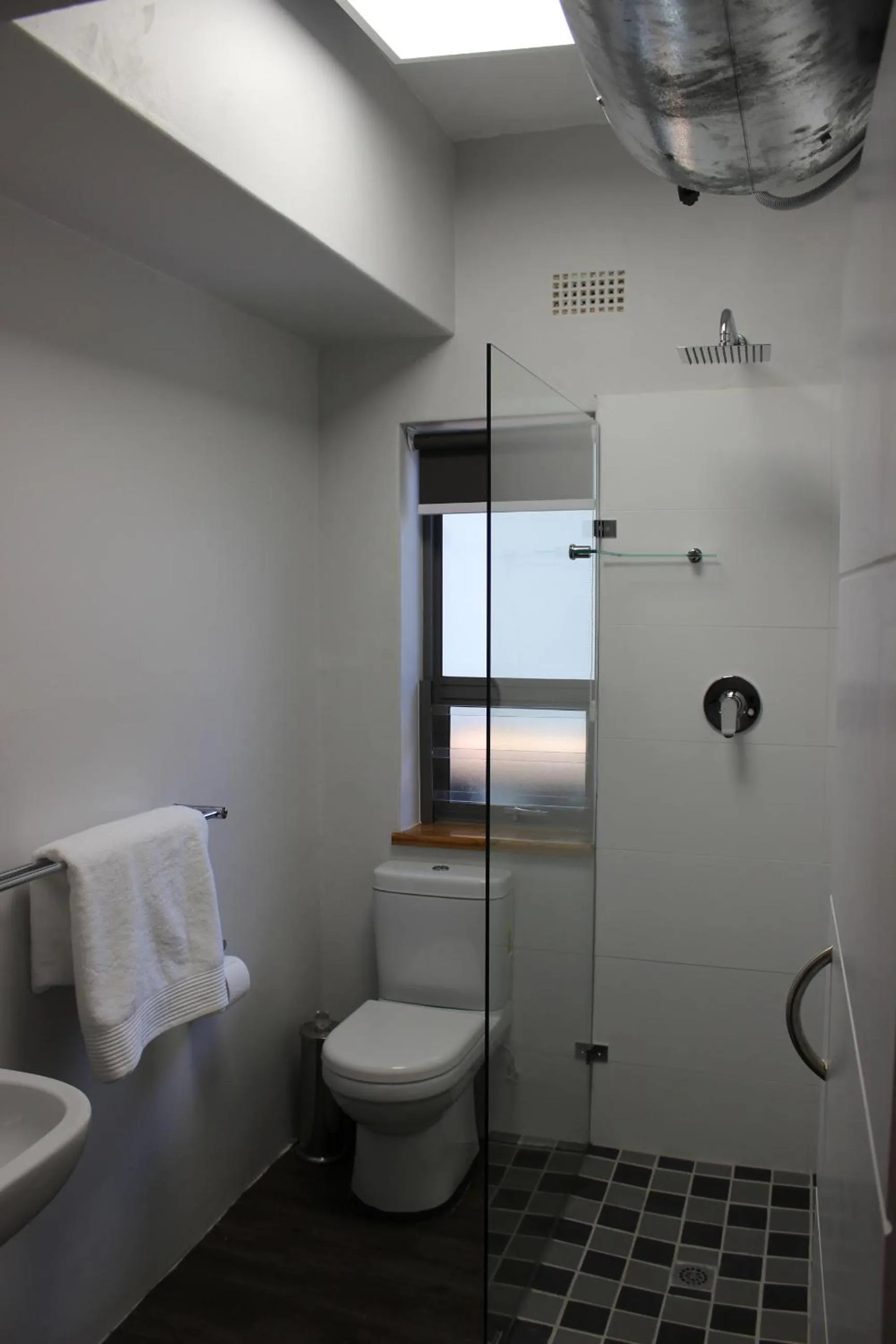 Shower in Zeederberg Corner