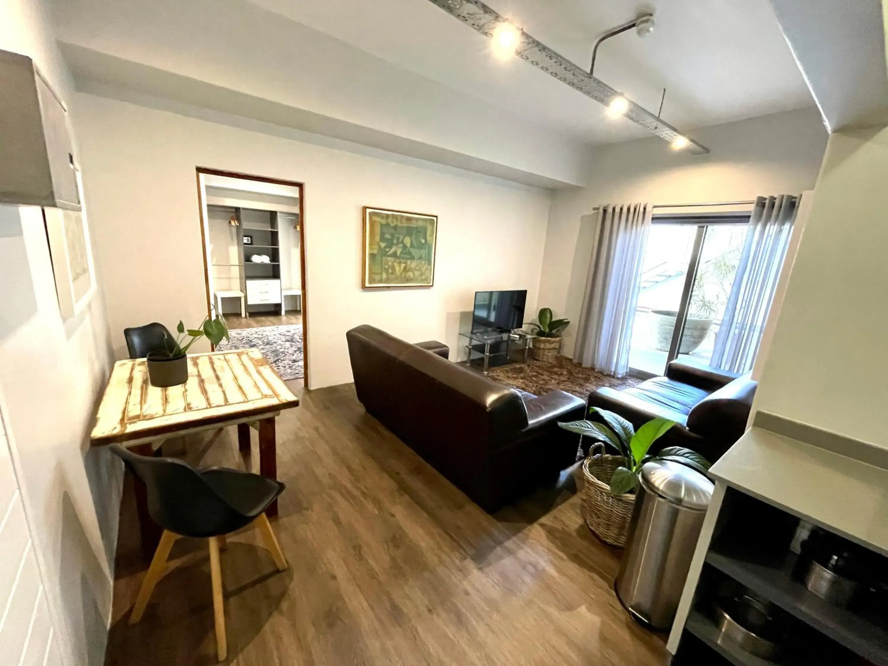 One-Bedroom Apartment in Zeederberg Corner One-Bedroom Apartment in Zeederberg Corner
