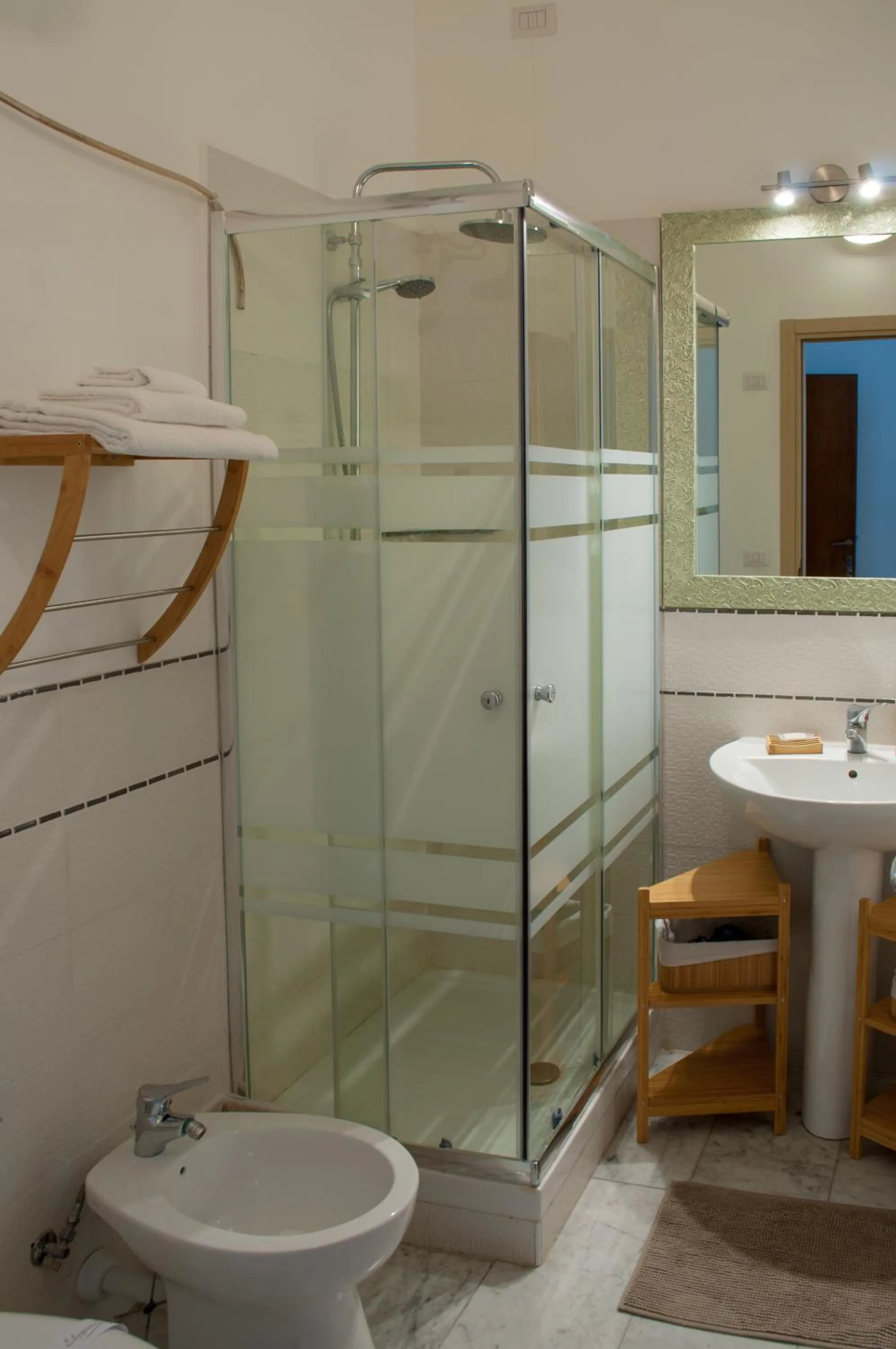 Shower in Melo Accommodations