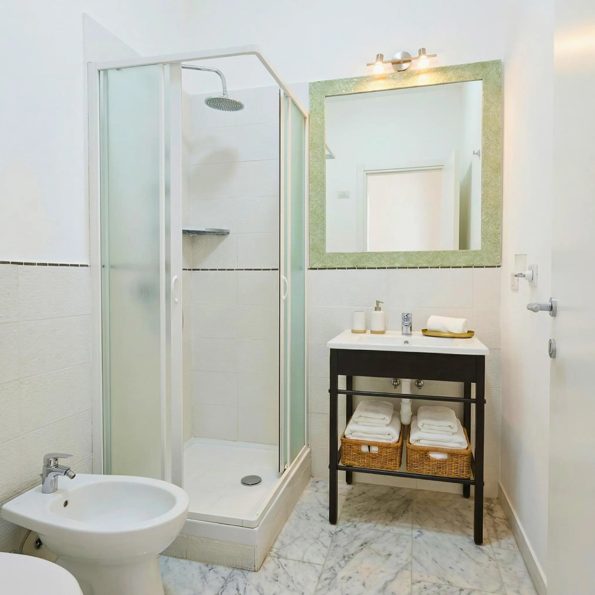 Shower in Melo Accommodations