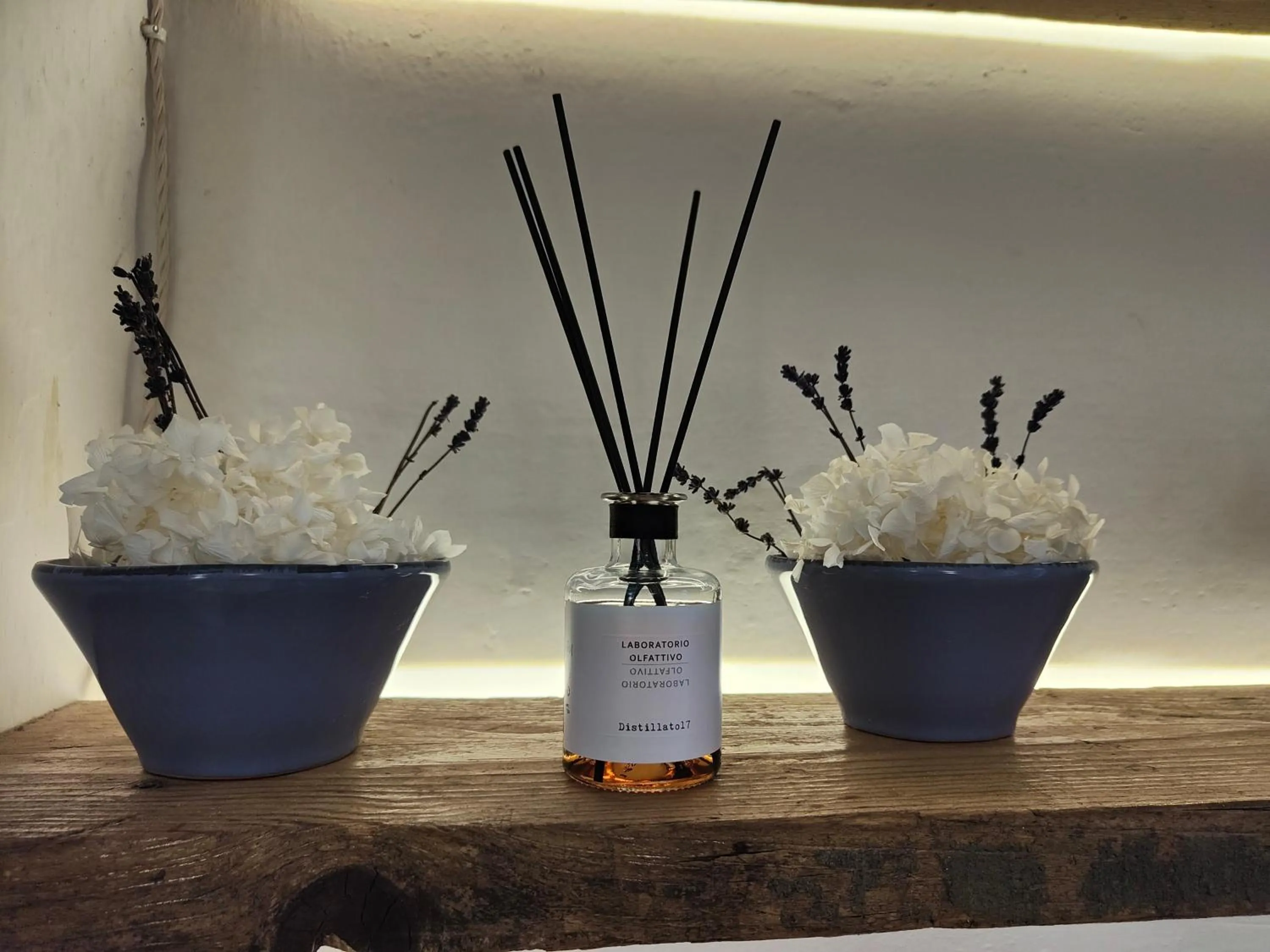 Decorative detail in Il Pozzo di Santa Zita